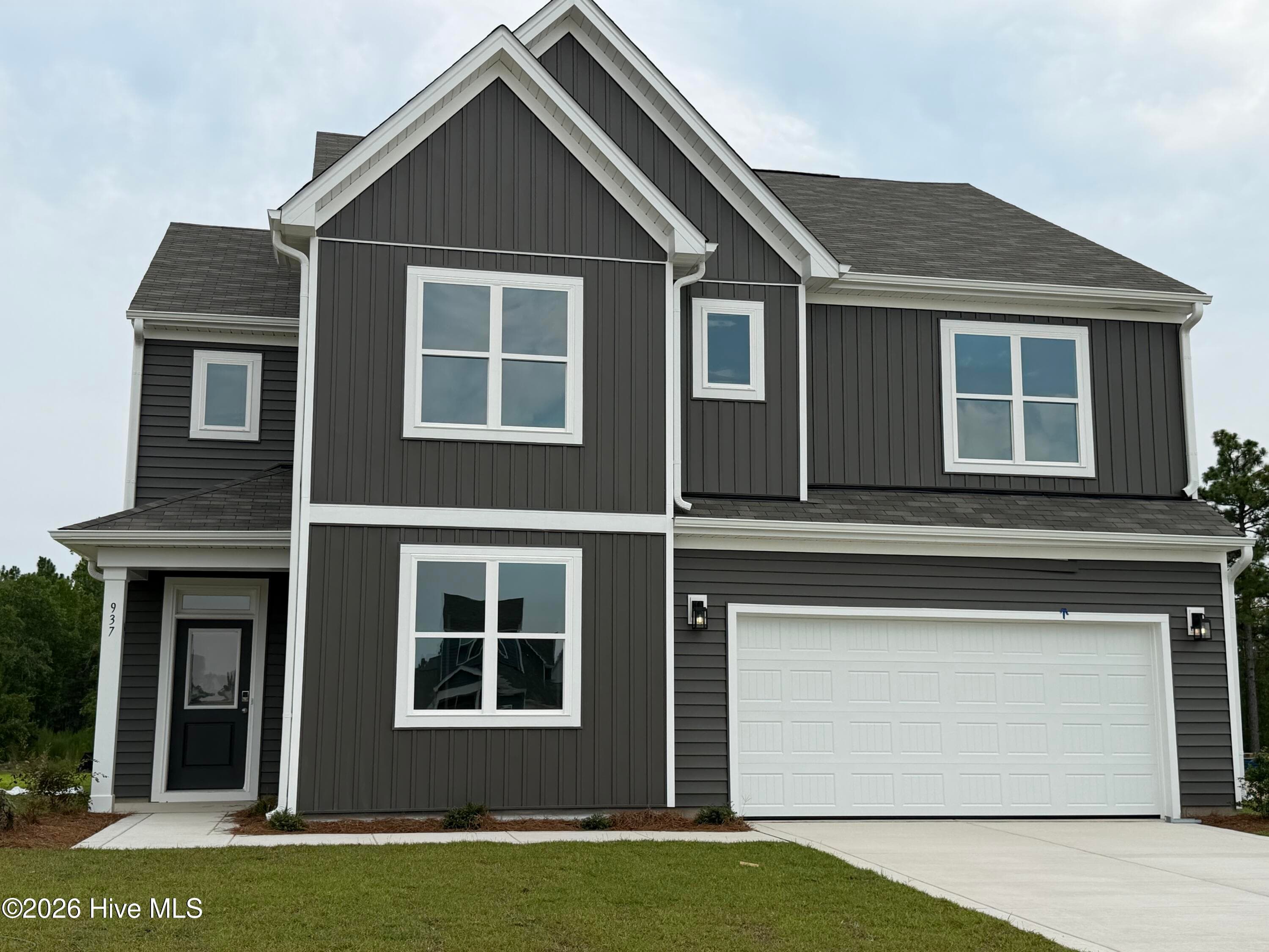 Single Family Residence at 937 Peckham Lp, Aberdeen, NC 28315, photo 2 of 3