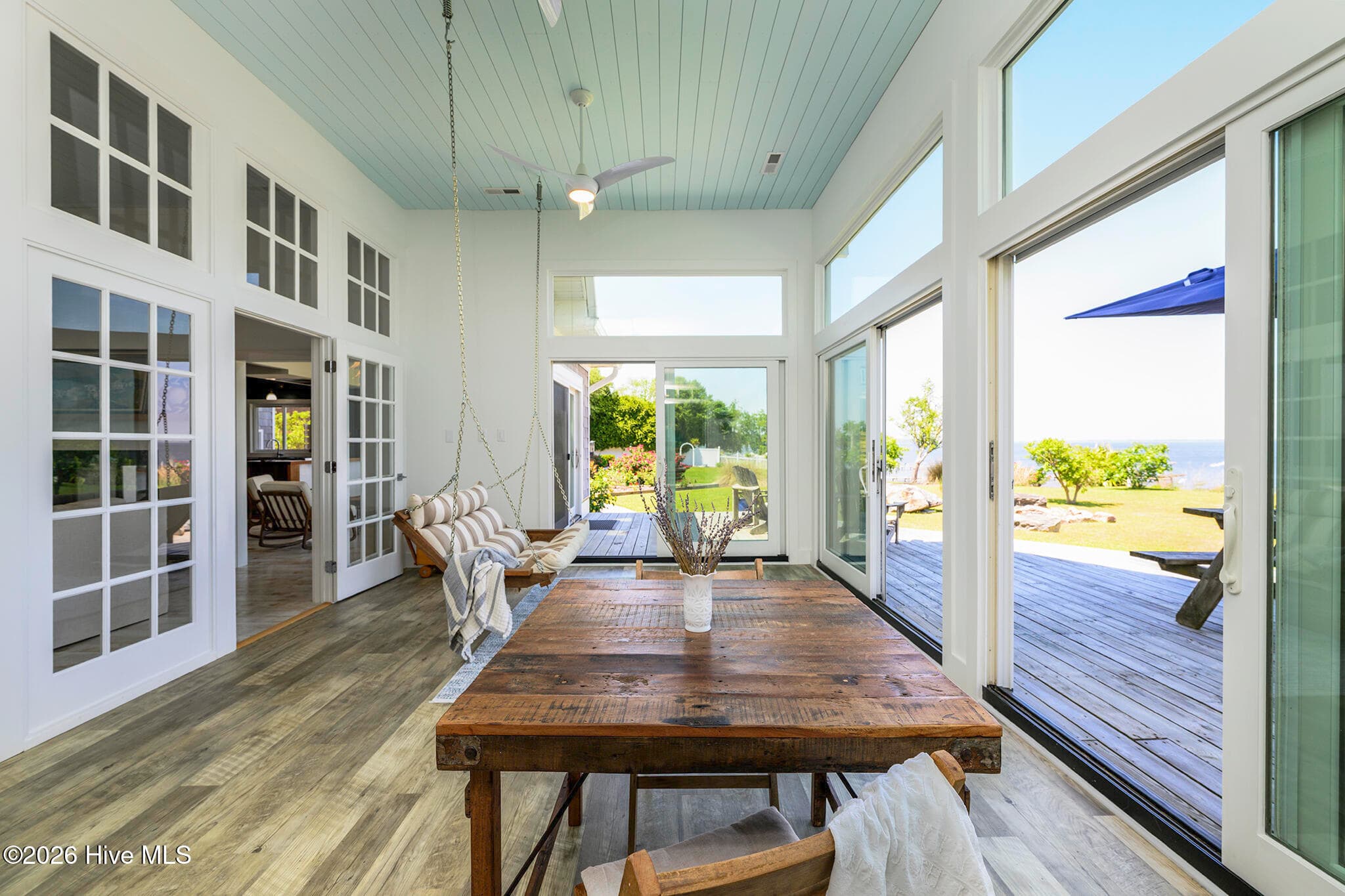 Bright Carolina Room with Expansive Views - 228 Drake Landing, New Bern, NC 28560