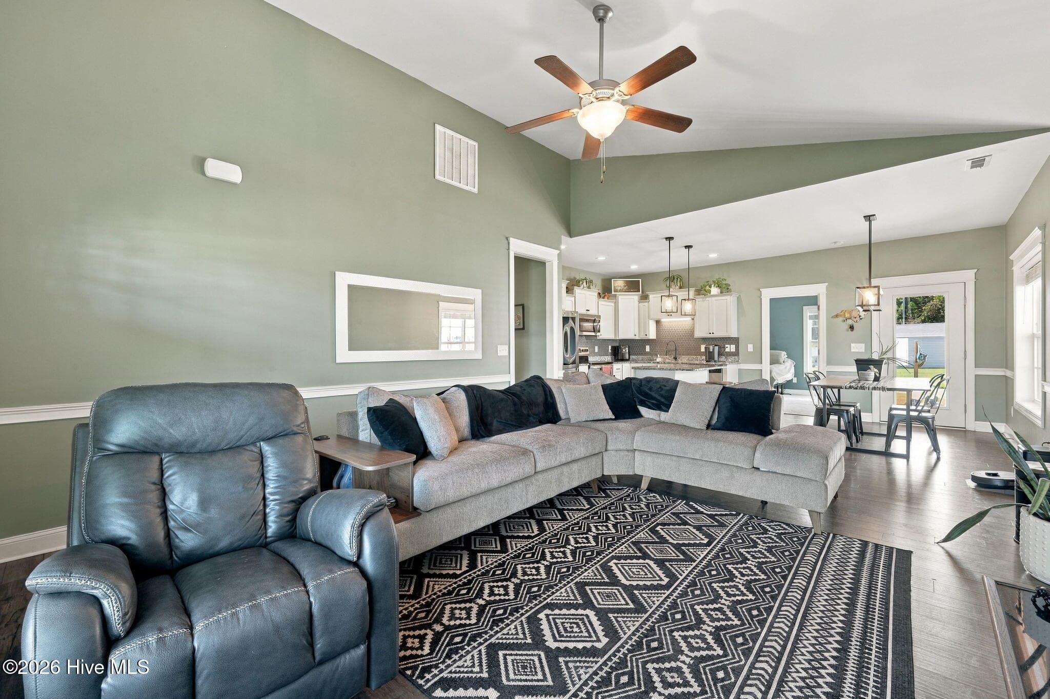 Single Family Residence at 101 Jones Farm Road, New Bern, NC 28560, photo 3 of 43