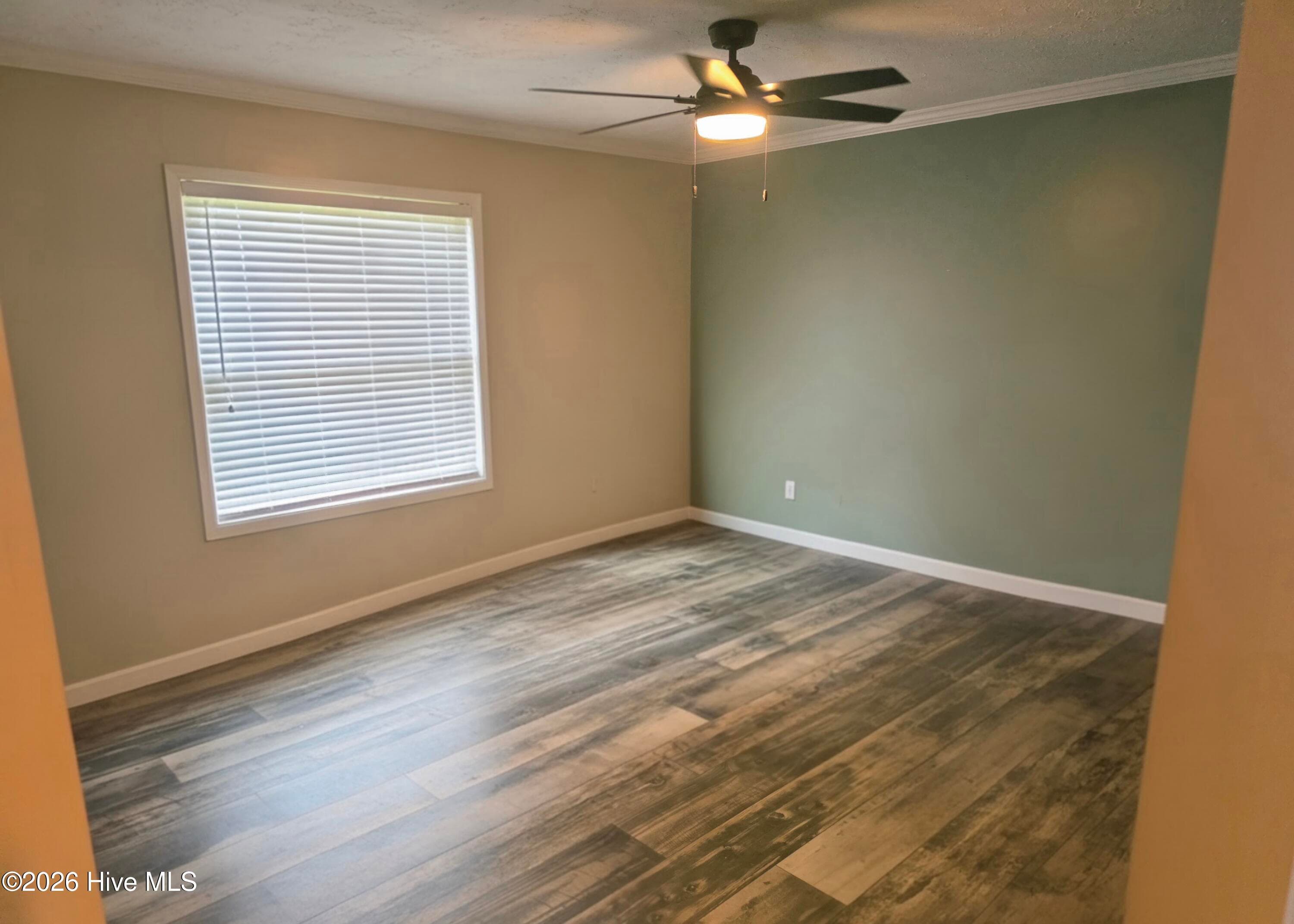 873 Pameter Road, Hallsboro, NC 28442
