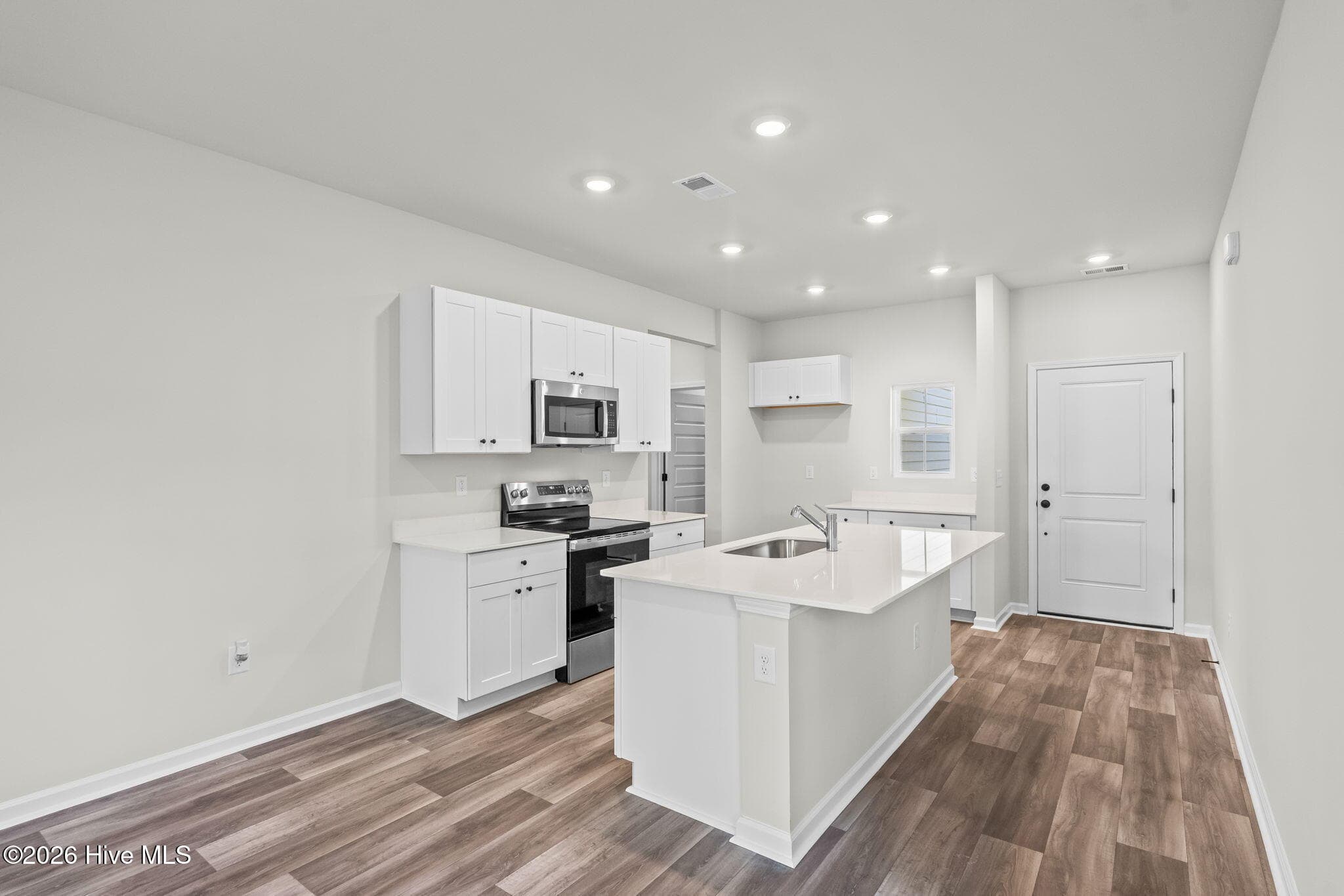 Single Family Residence at 1033 Harbor Drive, Calabash, NC 28467, photo 12 of 66