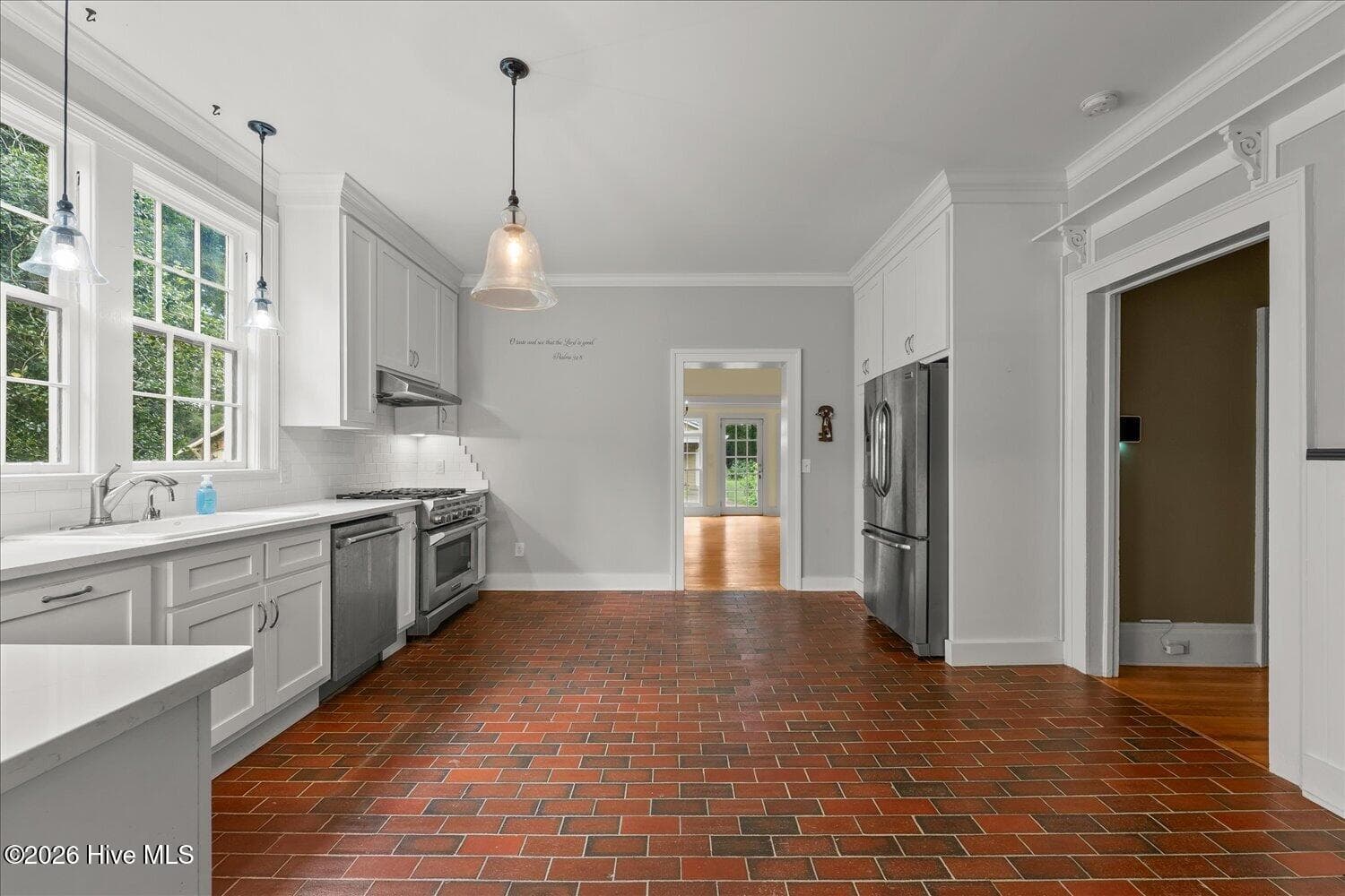 Single Family Residence at 216 S Laurel Avenue, Greensboro, GA 30642, photo 7 of 33