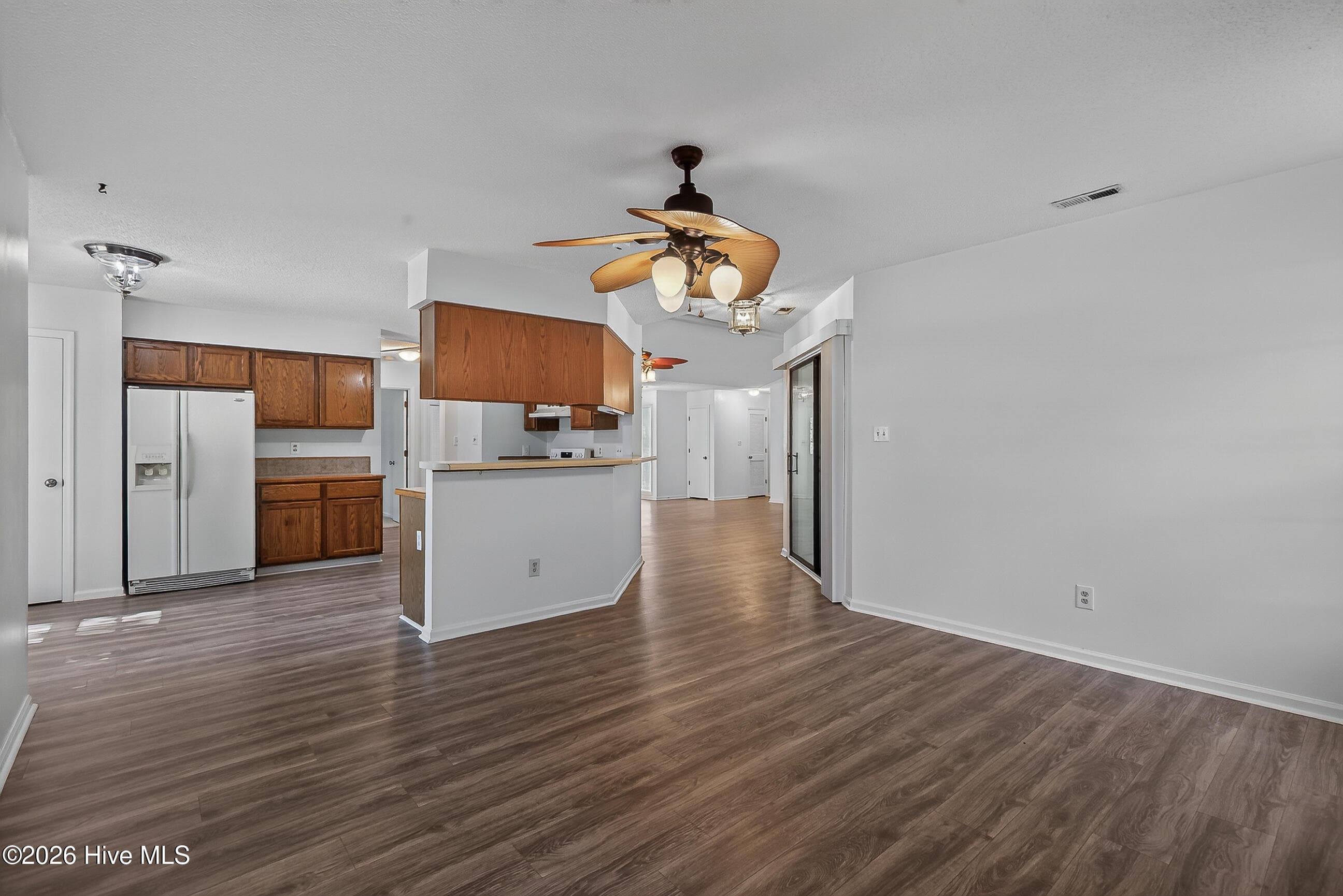Single Family Residence at 439 Candlewood Drive, Jacksonville, NC 28540, photo 13 of 42