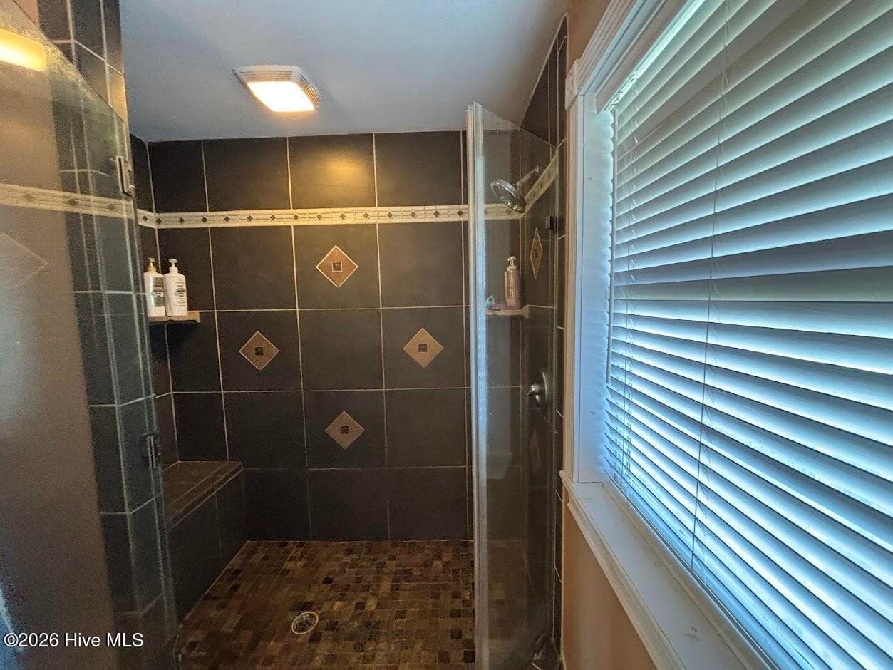 Single Family Residence at 258 Shell Rock Landing Road, Hubert, NC 28539, photo 12 of 29