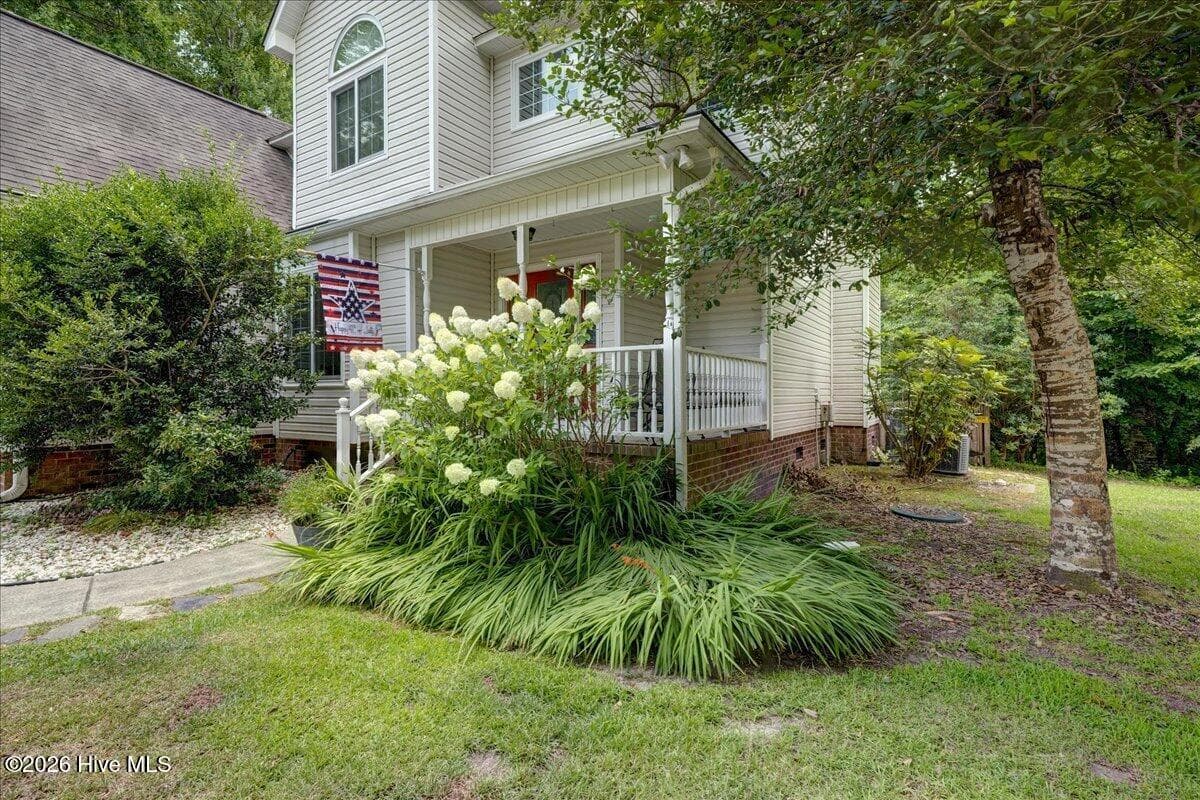 Single Family Residence at 306 Taliaferro Lane, New Bern, NC 28560, photo 3 of 53