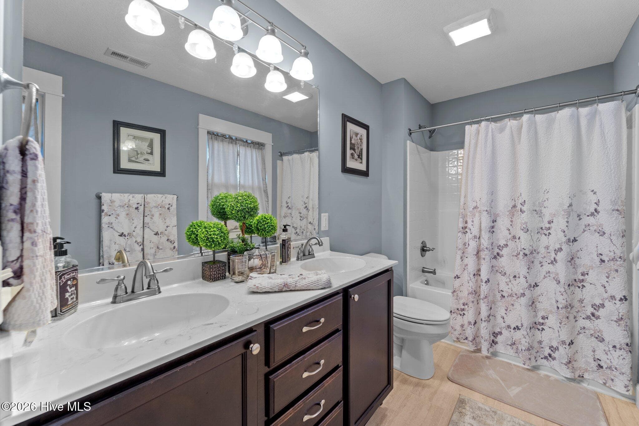 Single Family Residence at 206 Sunrise Crossing Drive, Kill Devil Hills, NC 27948, photo 19 of 24