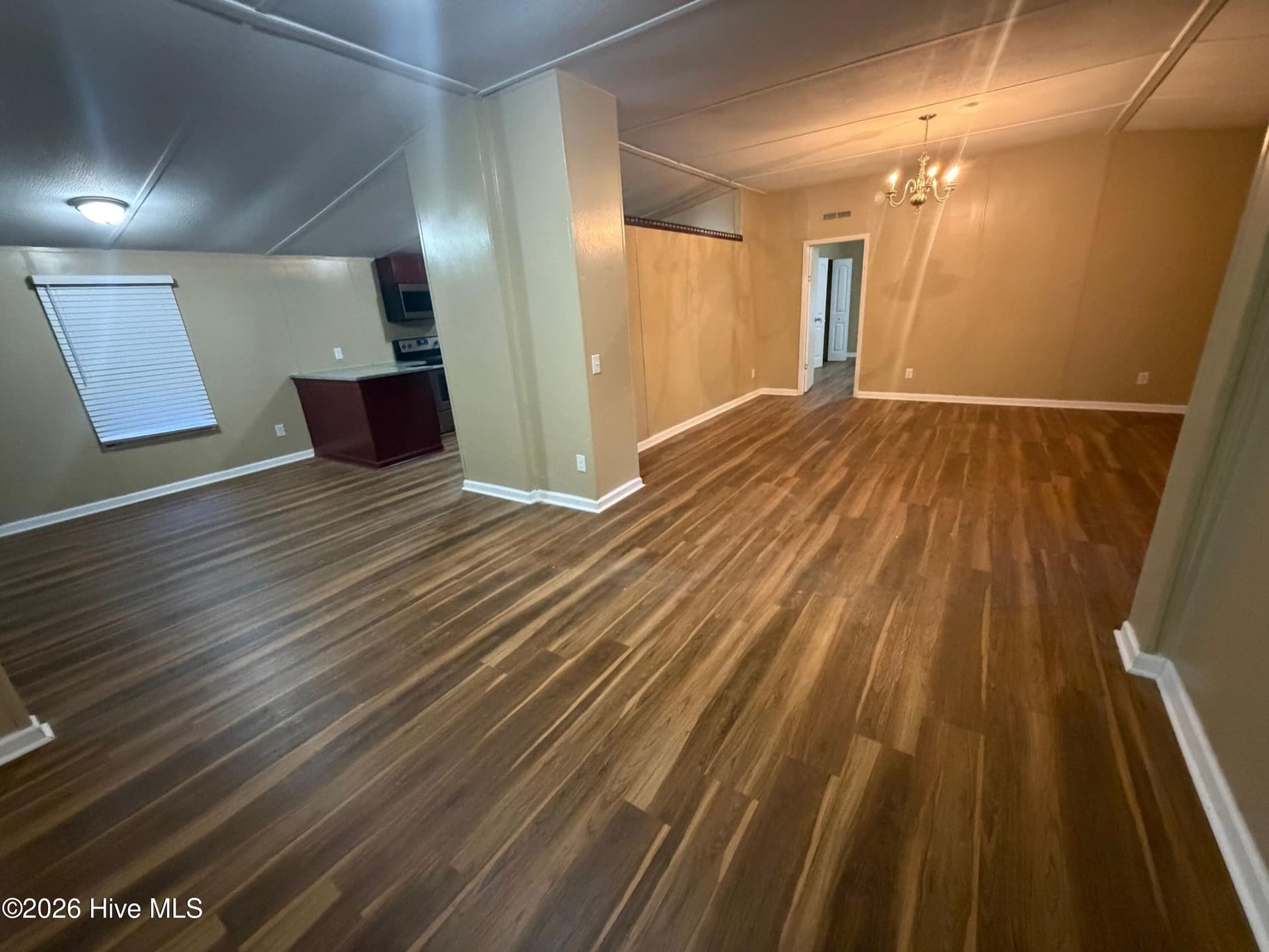 Manufactured Home at 1110 E Northern Boulevard, Tarboro, NC 27886, photo 5 of 37