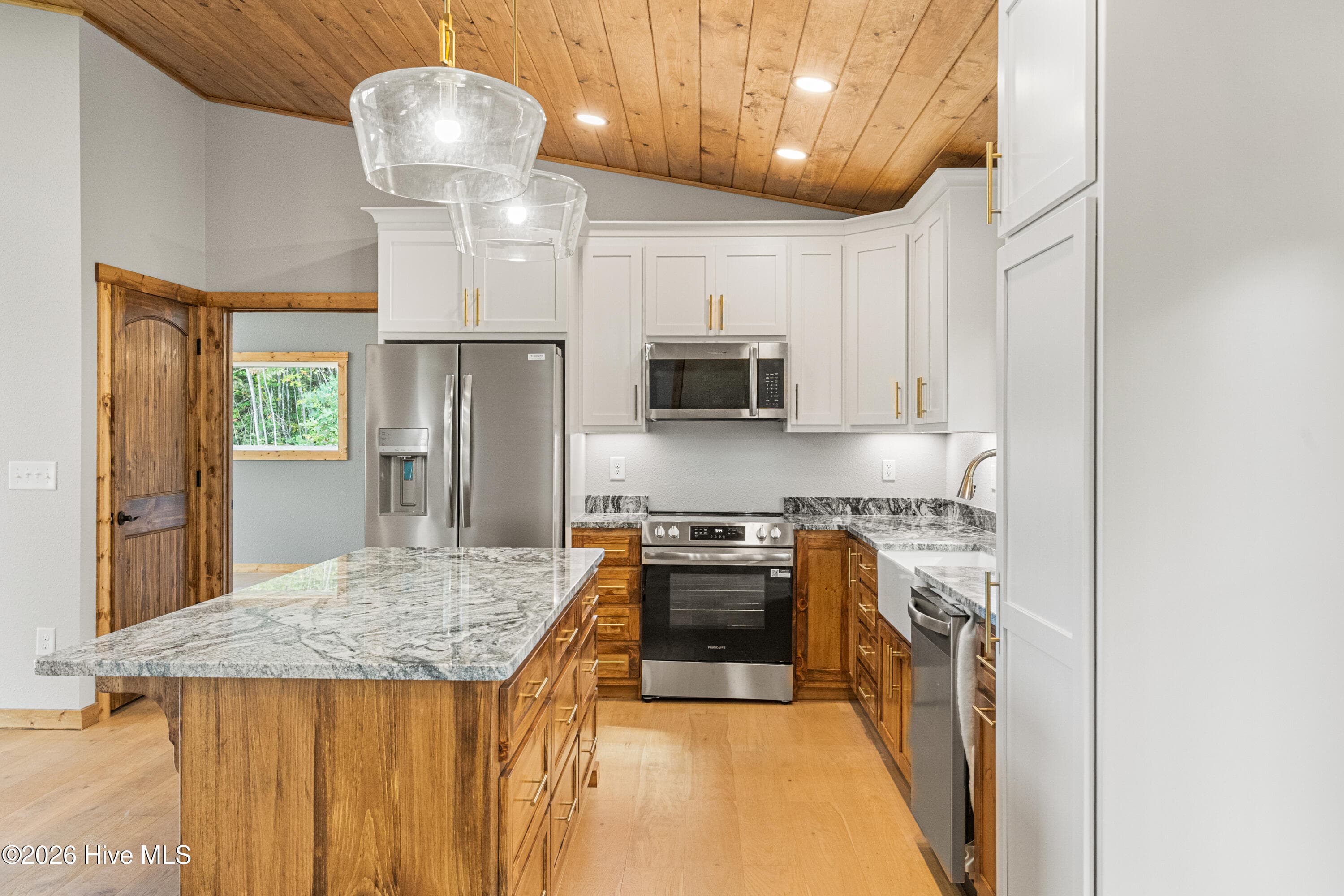 Single Family Residence at 447 Big Sky Drive, Murphy, NC 28906, photo 7 of 39