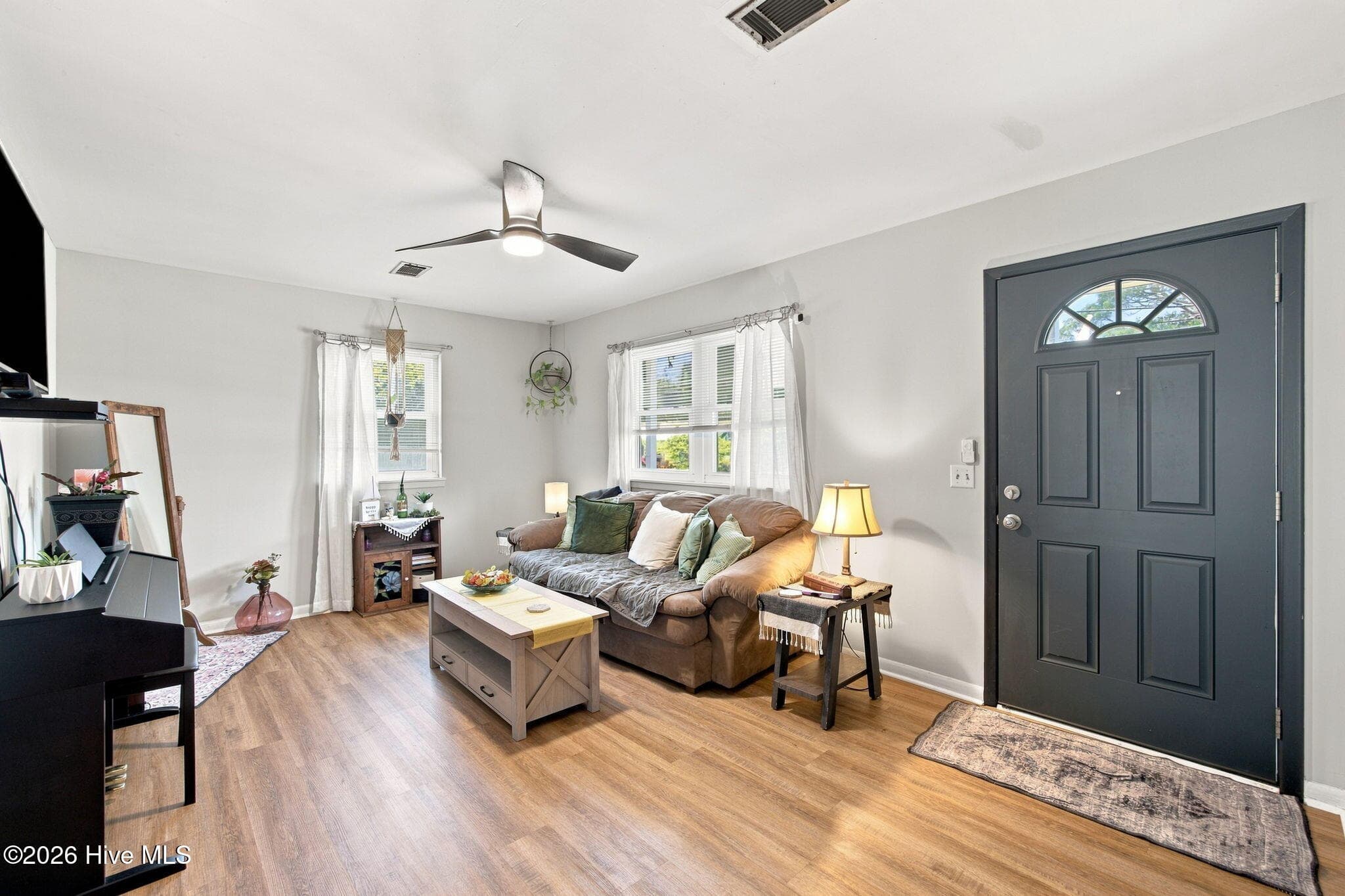 Single Family Residence at 209 Cathay Road, Wilmington, NC 28412, photo 7 of 49