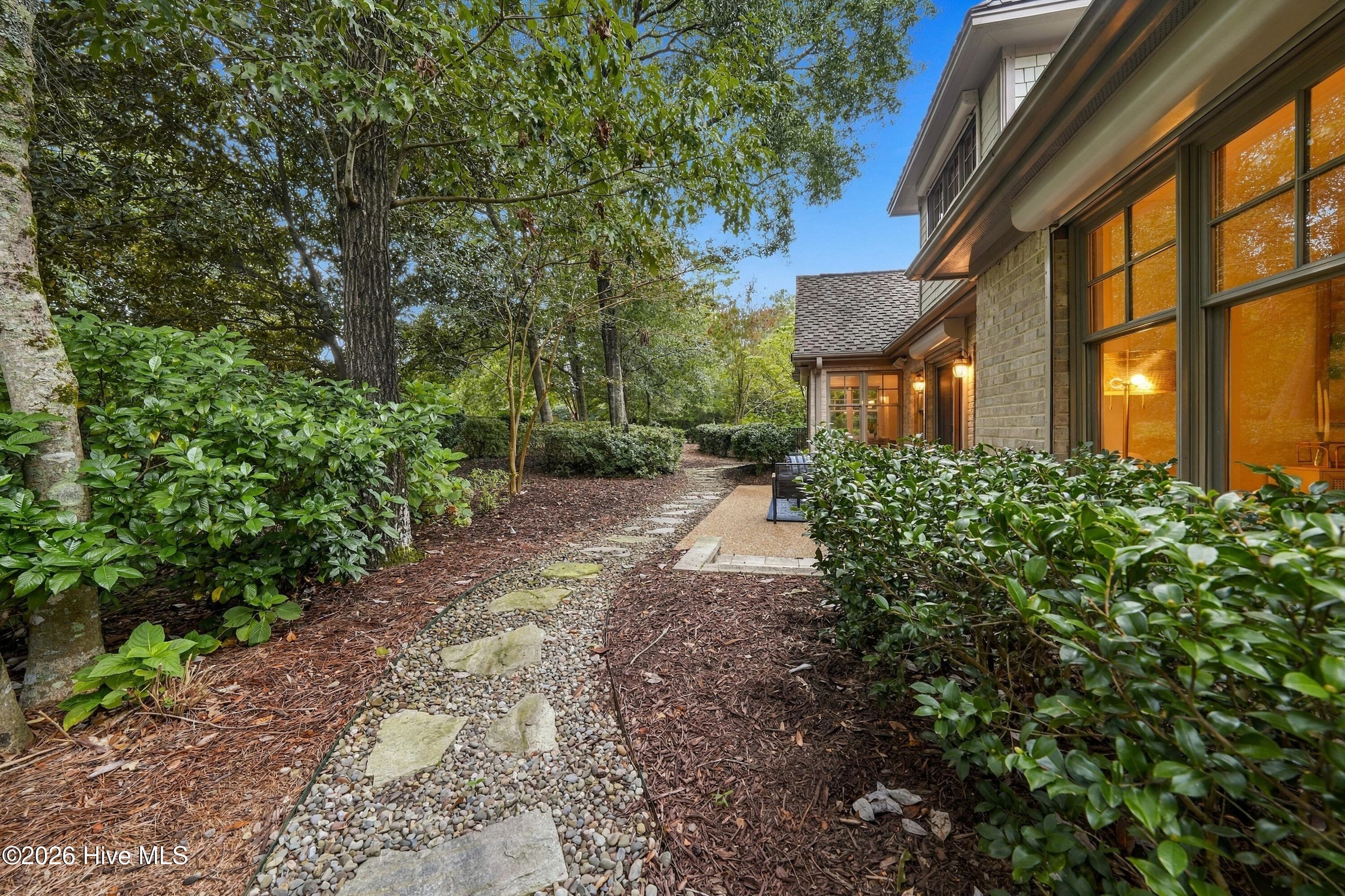 Single Family Residence at 7102 Saybrook Drive, Wilmington, NC 28405, photo 6 of 6