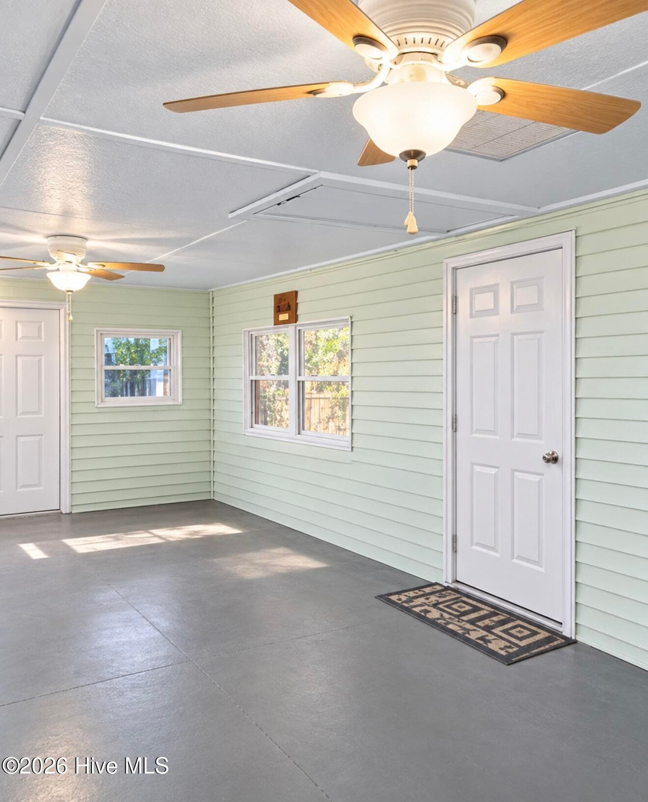 Manufactured Home at 206 Scuppernong Road, Columbia, NC 27925, photo 7 of 52