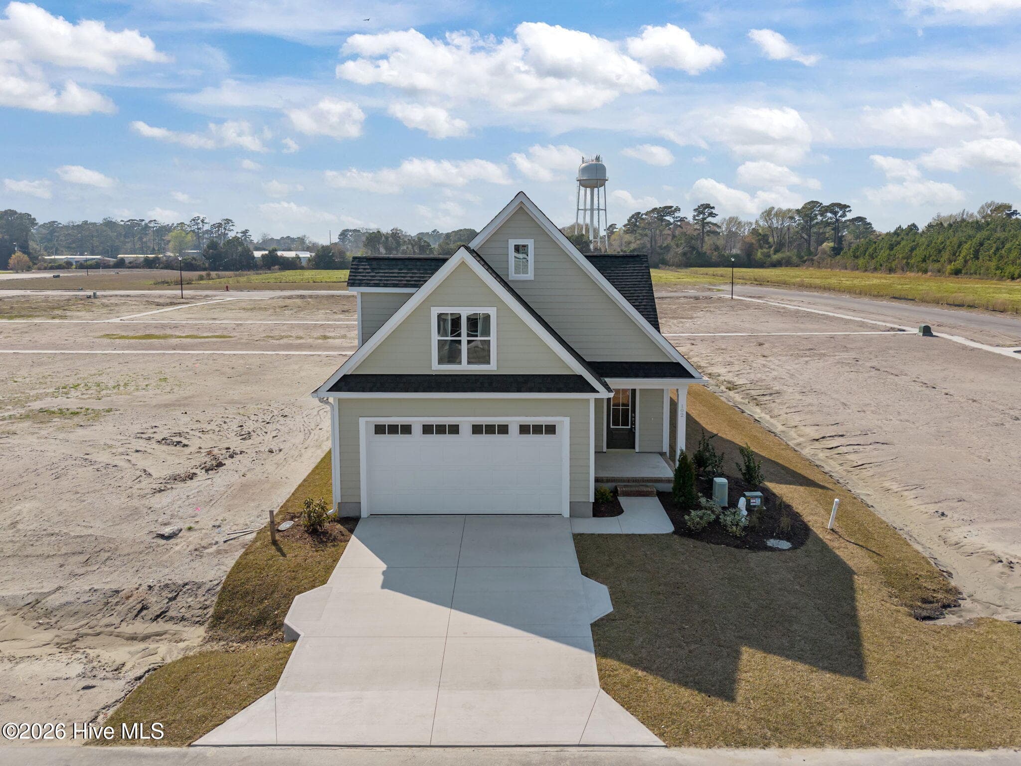 Single Family Residence at 102 Golden Finch Drive, Beaufort, NC 28516, photo 13 of 93