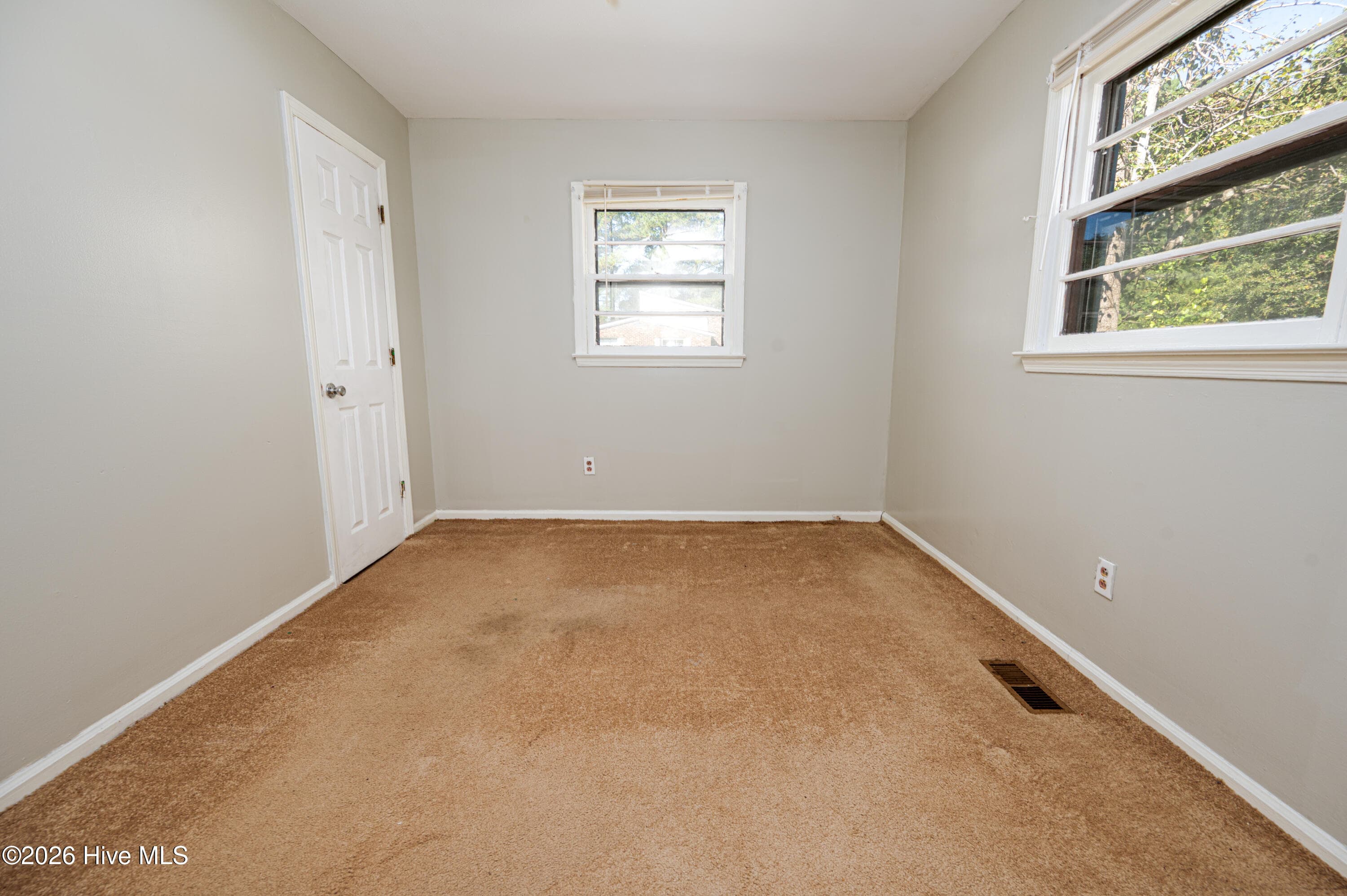 Single Family Residence at 1800 Moore Avenue, New Bern, NC 28562, photo 10 of 20