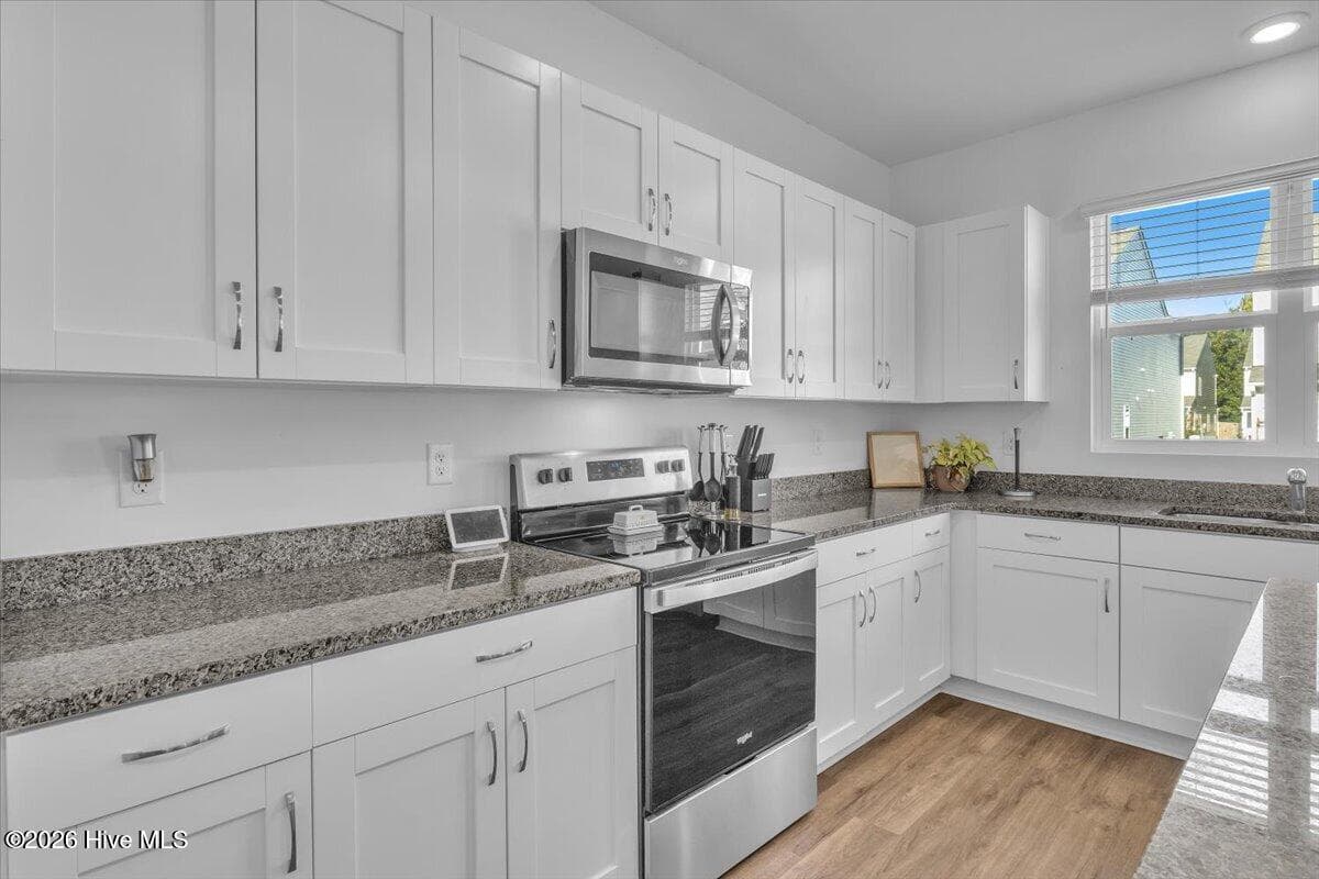 Single Family Residence at 1613 King Street, Wilmington, NC 28401, photo 7 of 67