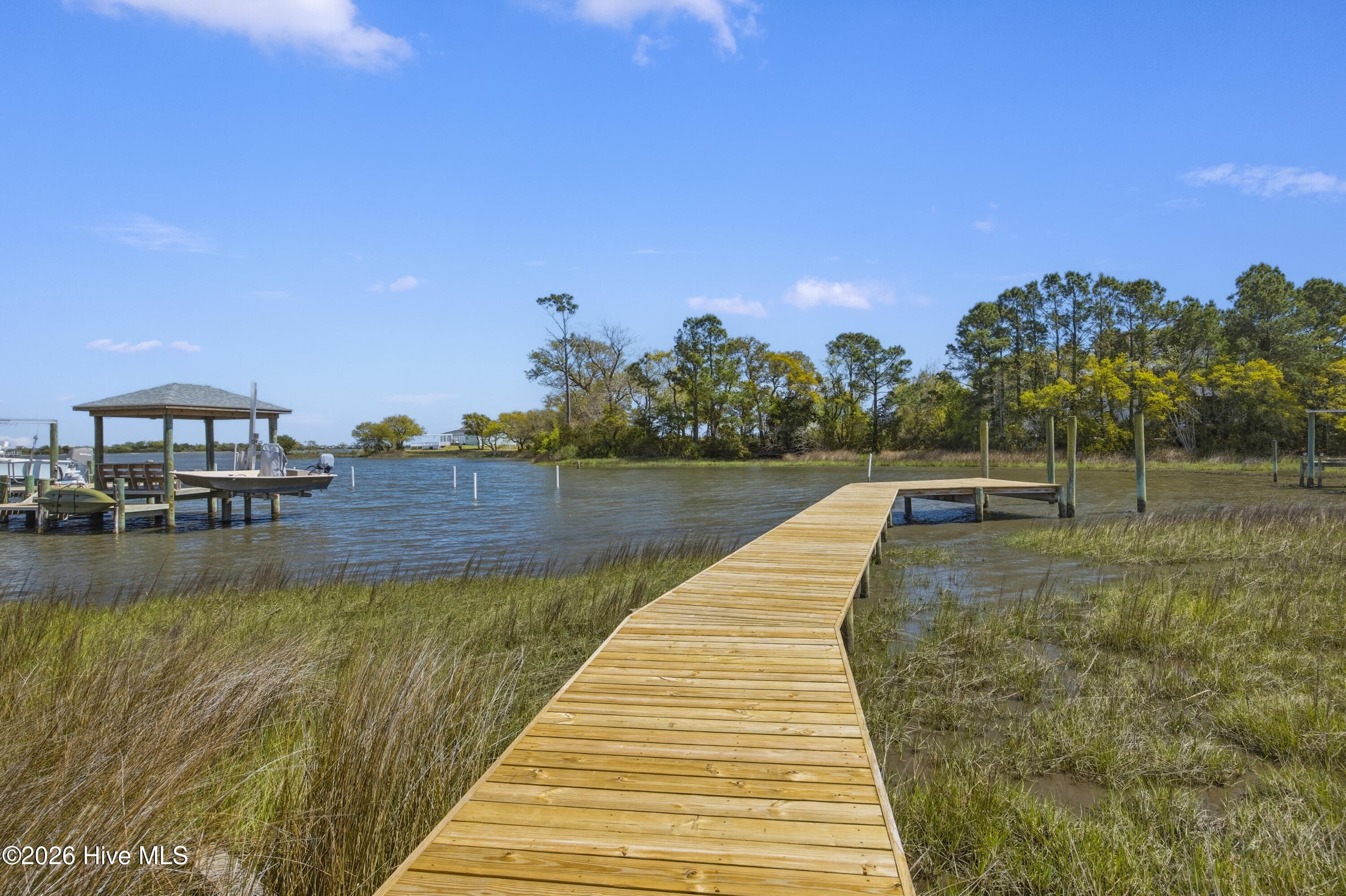Single Family Residence at 106 Elizabeth Way Court, Swansboro, NC 28584, photo 4 of 63