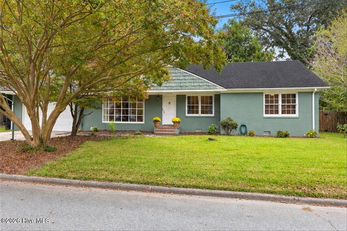 1610 Crescent Drive, Elizabeth City, NC 27909
