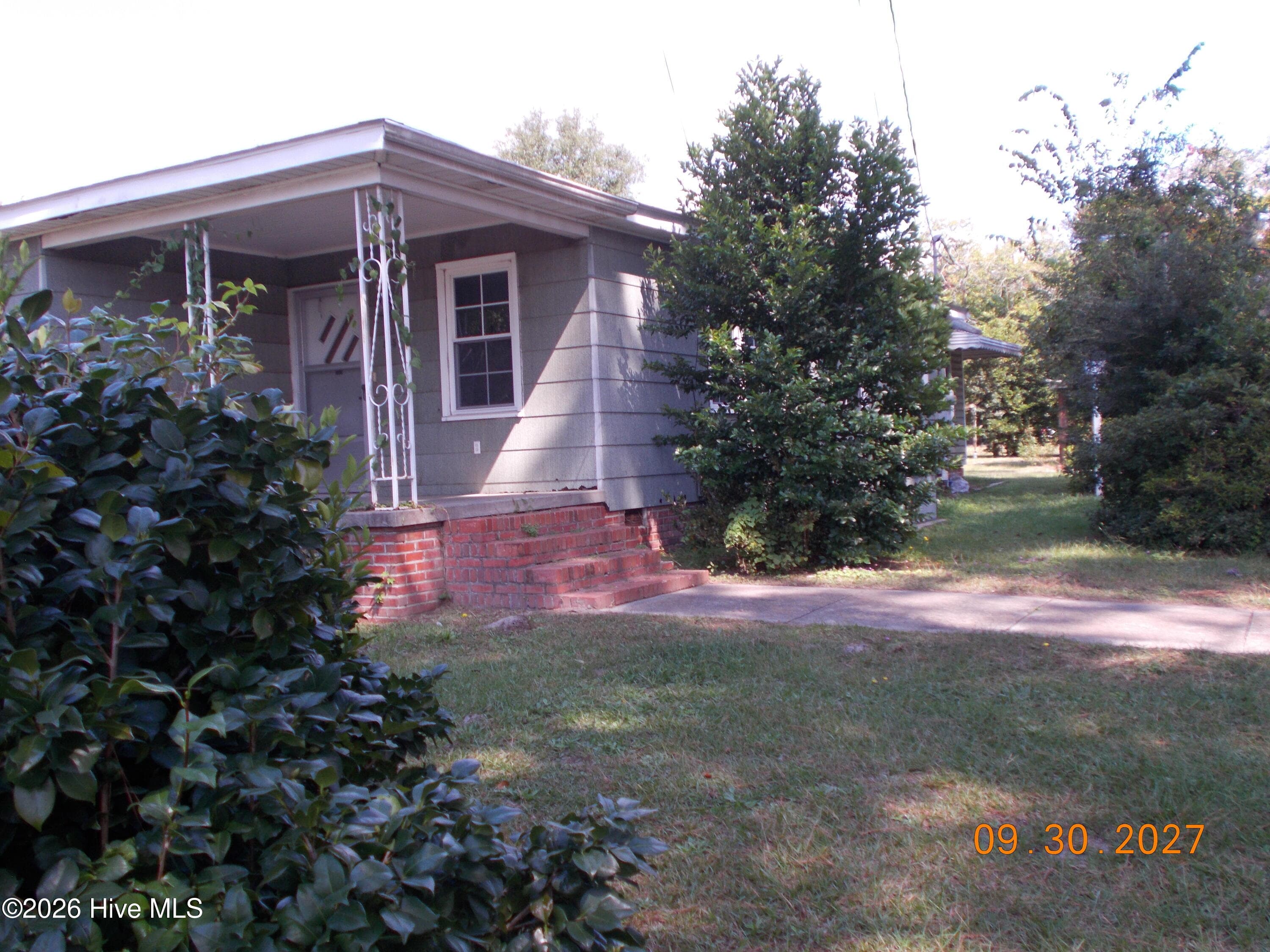 Single Family Residence at 805 Sycamore Avenue, Kinston, NC 28504, photo 3 of 9