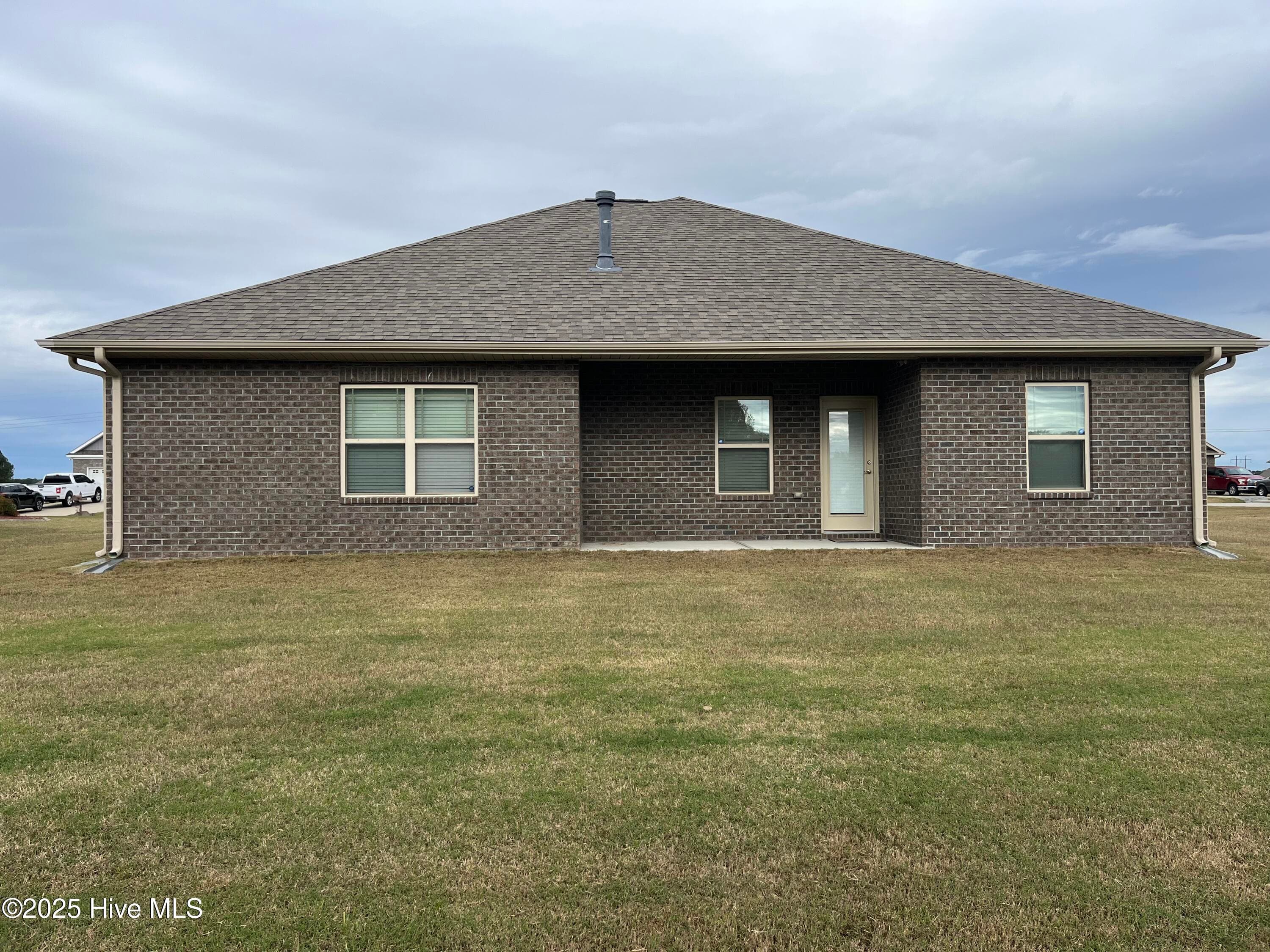 Single Family Residence at 208 S Merganser Drive, Pikeville, NC 27863, photo 7 of 66