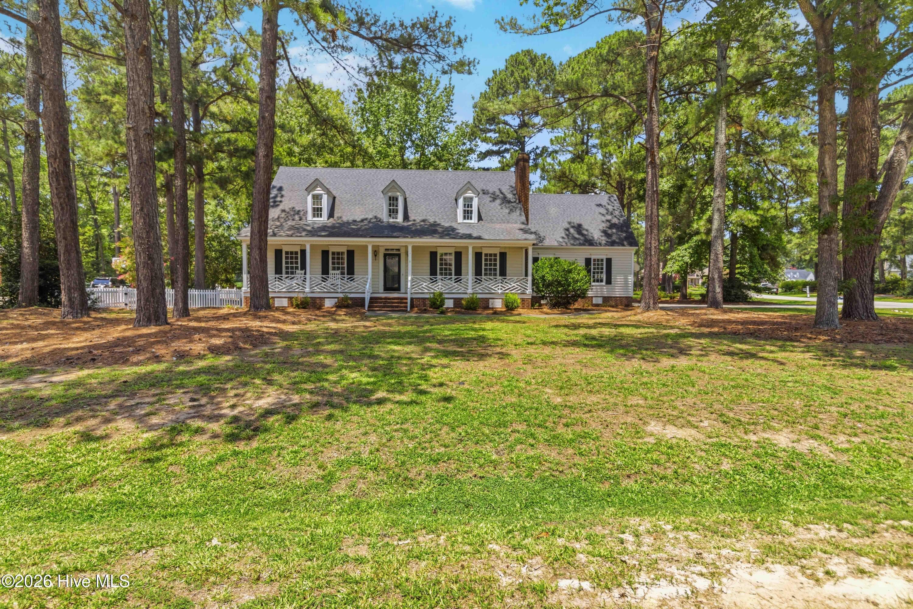 Single Family Residence at 4926 Country Club Drive N, Wilson, NC 27896, photo 2 of 44
