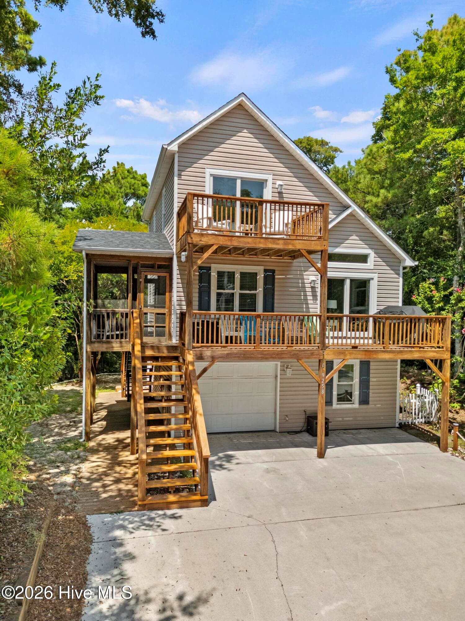 Single Family Residence at 9258 Osprey Ridge Drive, Emerald Isle, NC 28594, photo 41 of 49