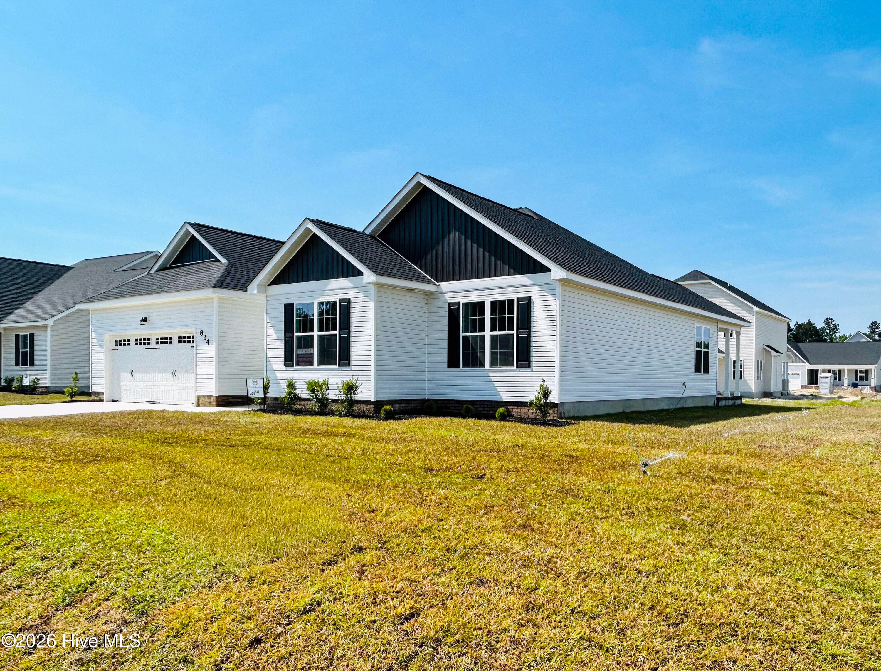 Single Family Residence at 824 Hidden Bridge Drive, Jacksonville, NC 28546, photo 5 of 54