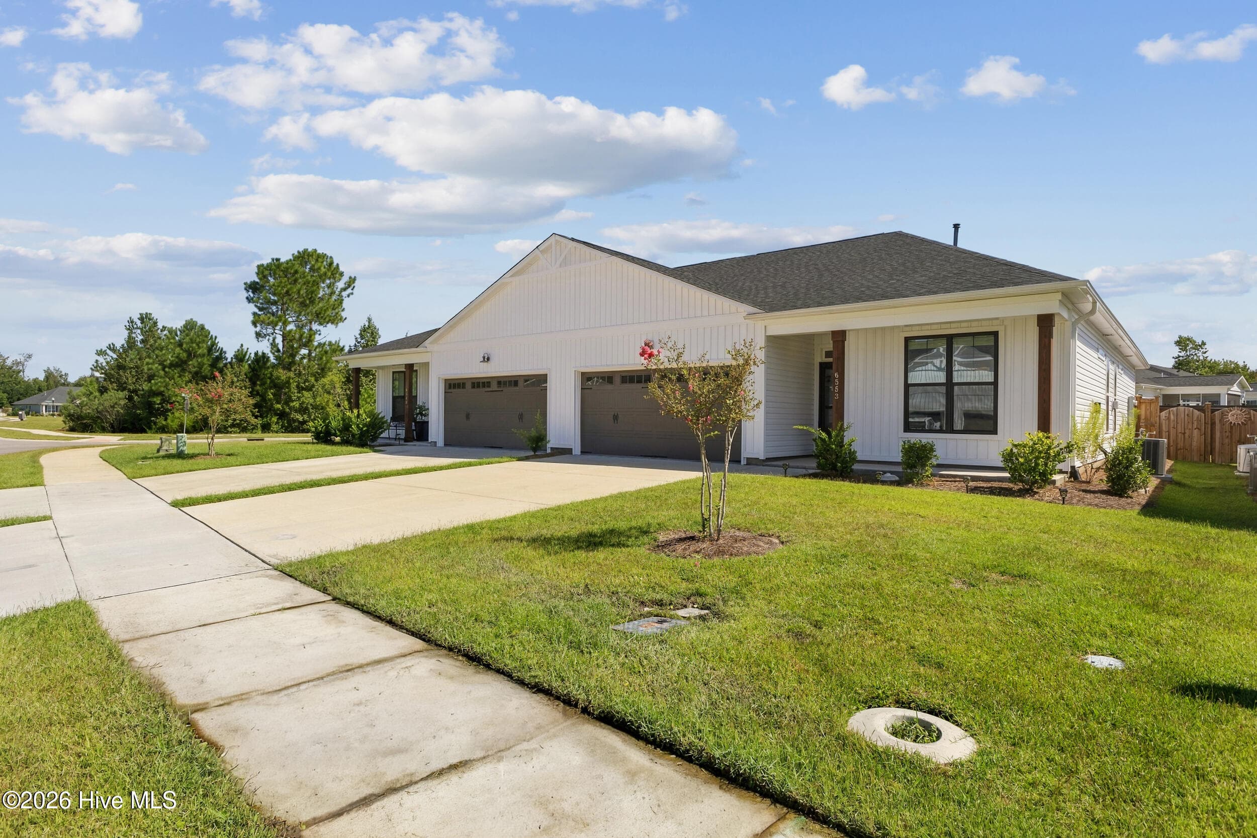 Townhouse at 6553 Pinnacle Point, Winnabow, NC 28479, photo 6 of 45