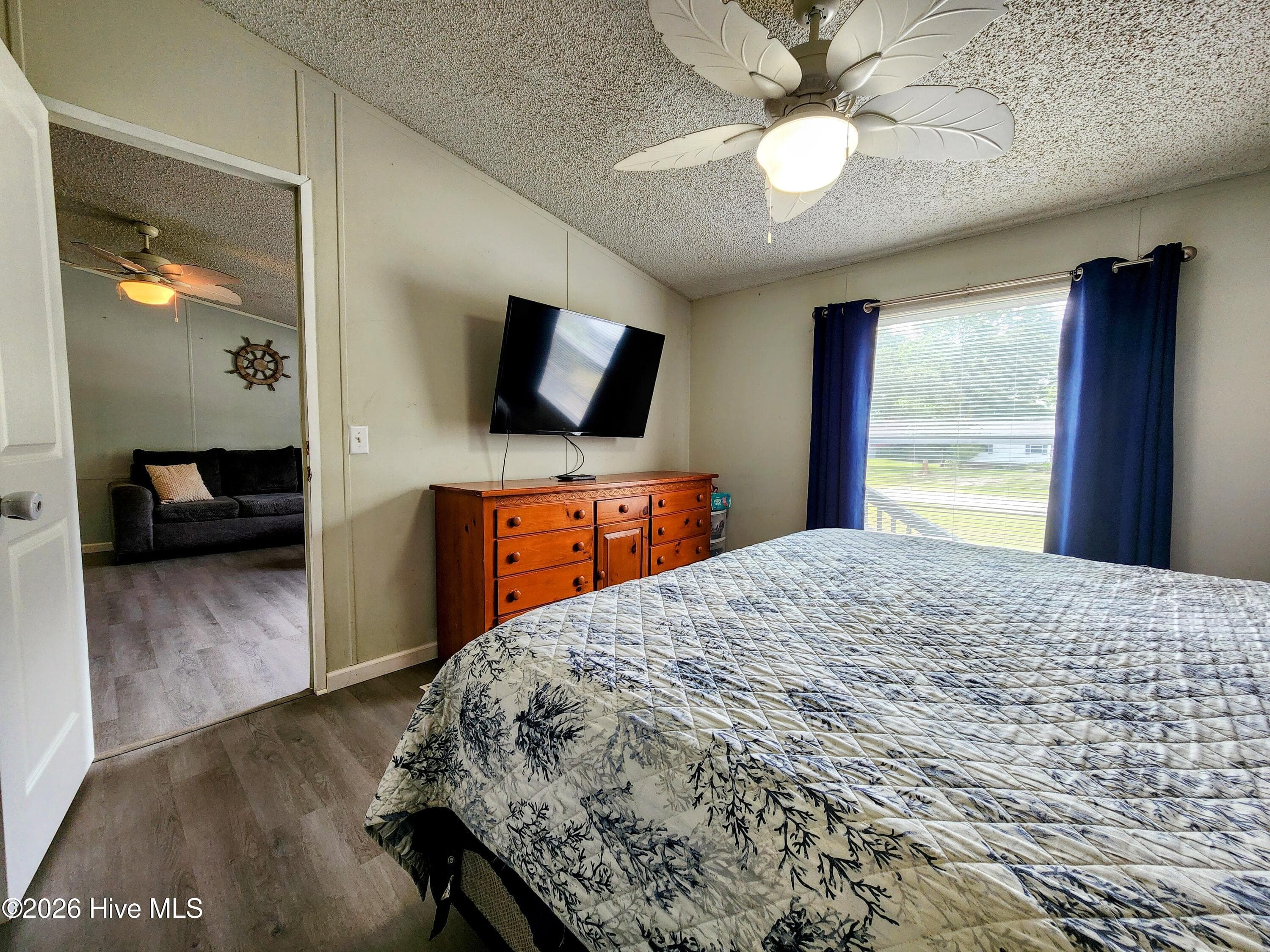 Manufactured Home at 623 Sandy Bluff Drive SW, Supply, NC 28462, photo 9 of 26