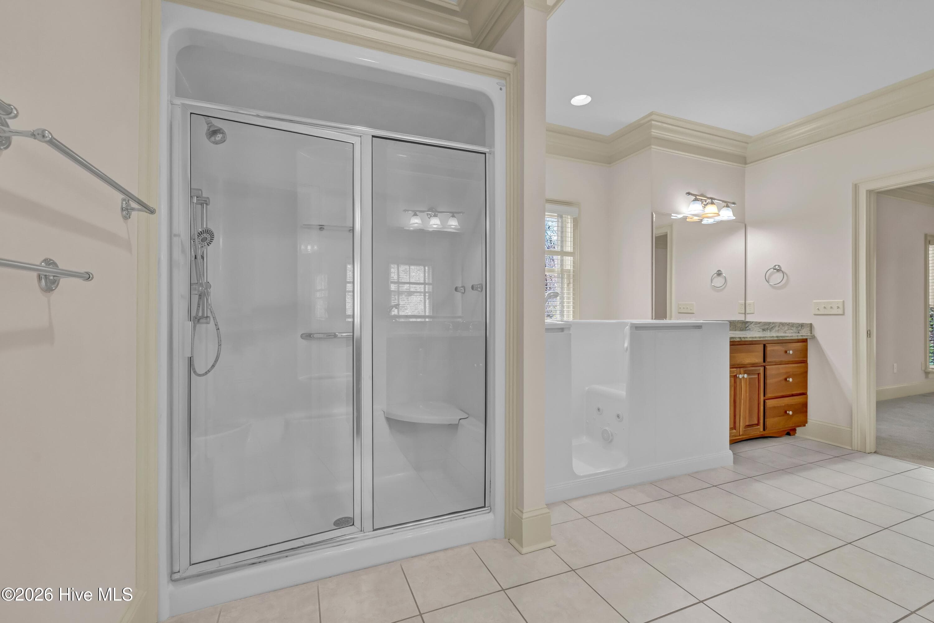Single Family Residence at 2201 Pinehurst Place, Wilmington, NC 28405, photo 2 of 3