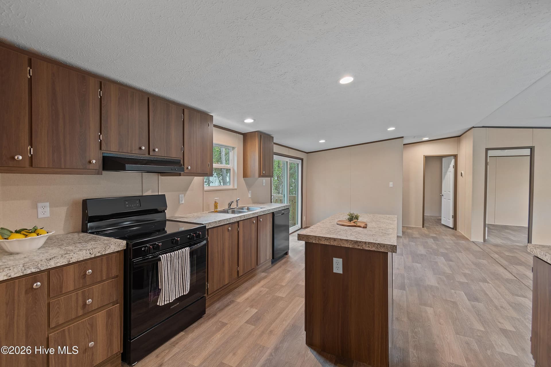 Manufactured Home at 3080 Cross Street SW, Shallotte, NC 28470, photo 10 of 35