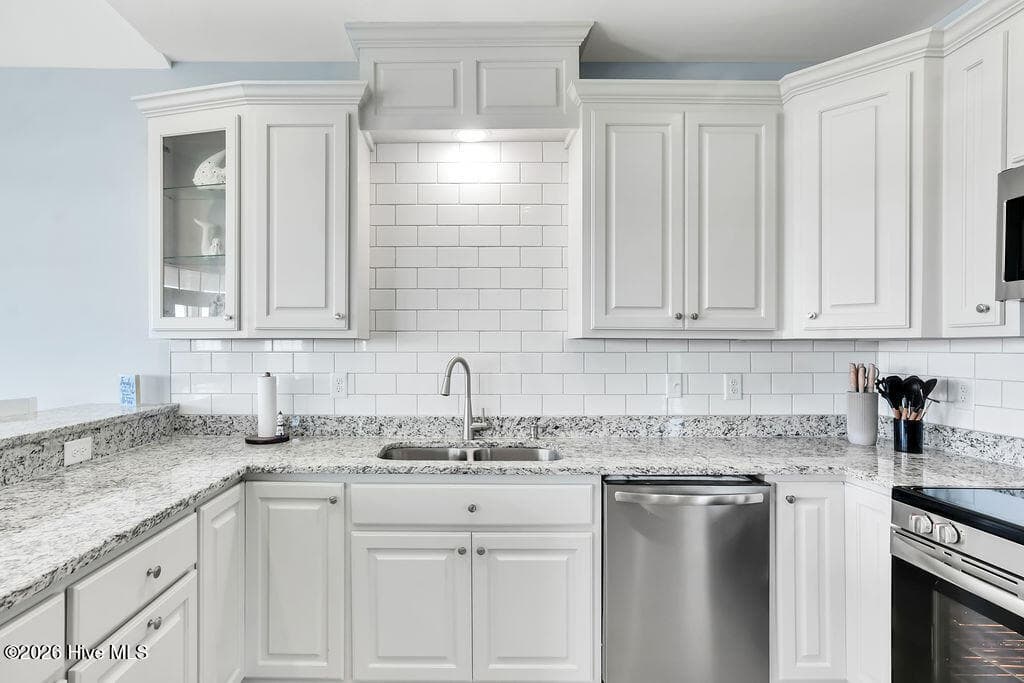 Kitchen - 244 Grandview Drive, Sneads Ferry, NC 28460