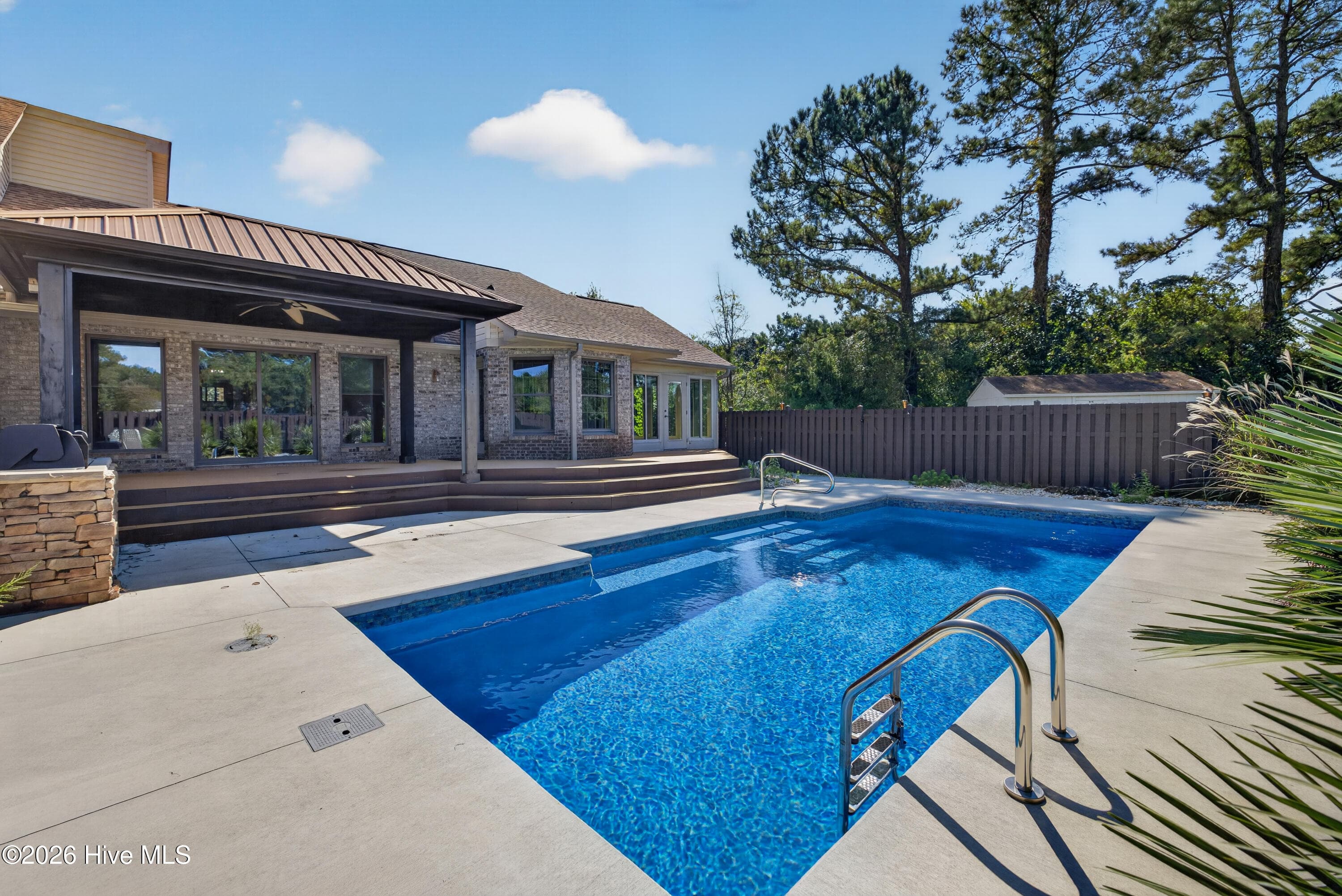 Single Family Residence at 106 Bogey Court, Hampstead, NC 28443, photo 13 of 52