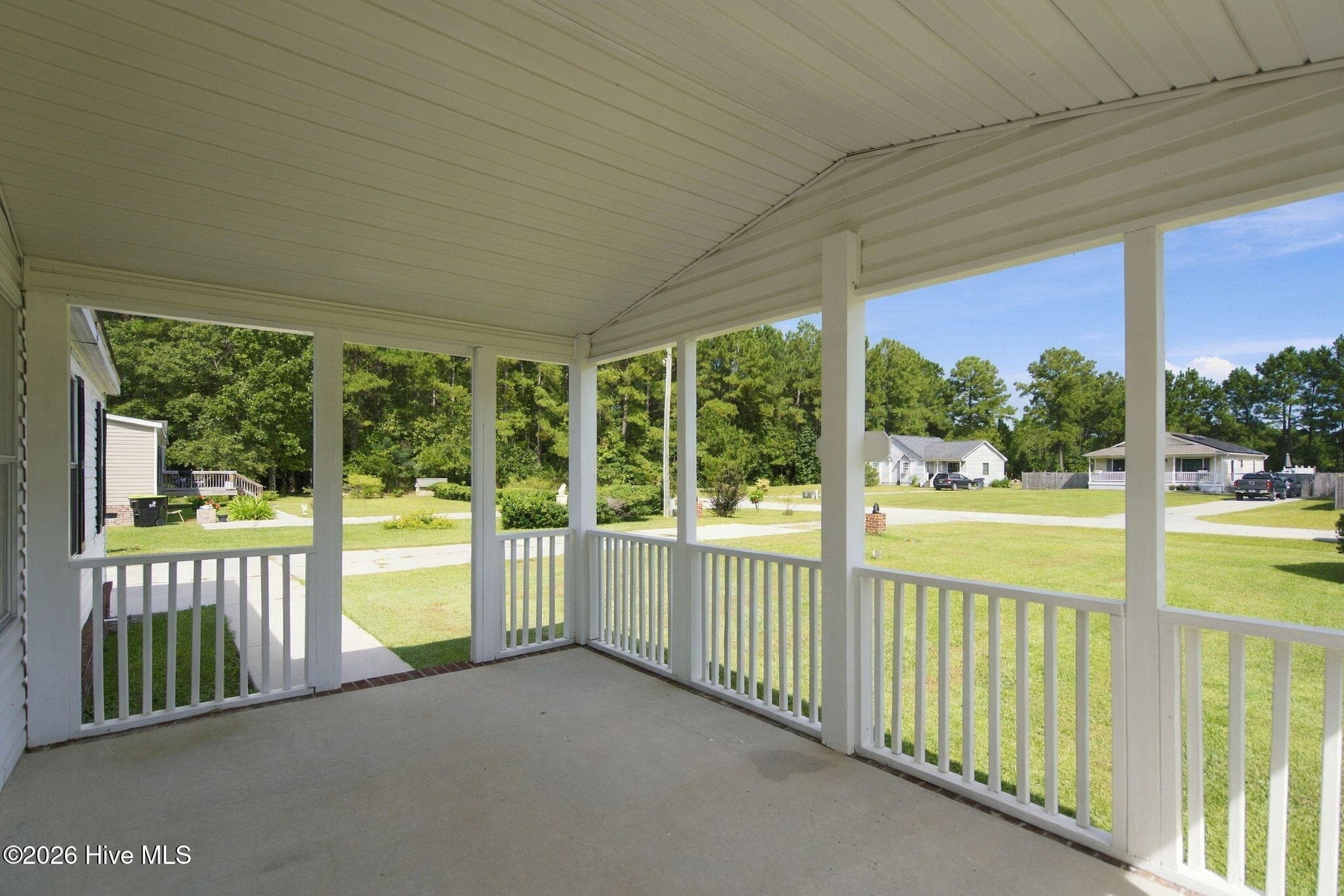 Manufactured Home at 185 New Hope Lane SE, Leland, NC 28451, photo 5 of 49