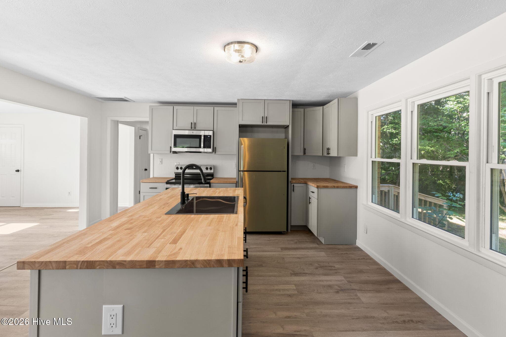 Single Family Residence at 146 Forest Drive W, Whiteville, NC 28472, photo 9 of 39
