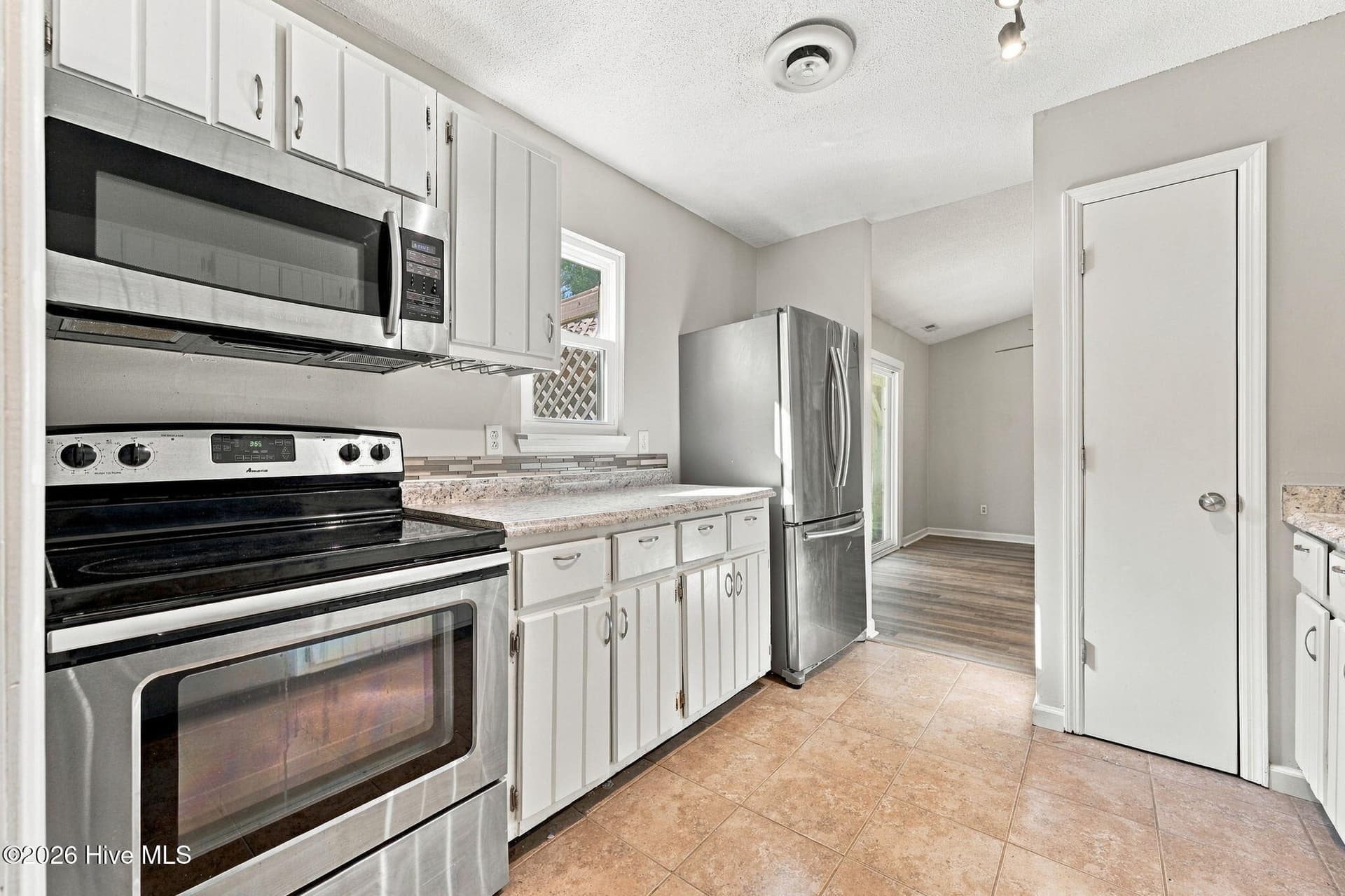 Single Family Residence at 368 Union Chapel Church Road, Richlands, NC 28574, photo 11 of 47