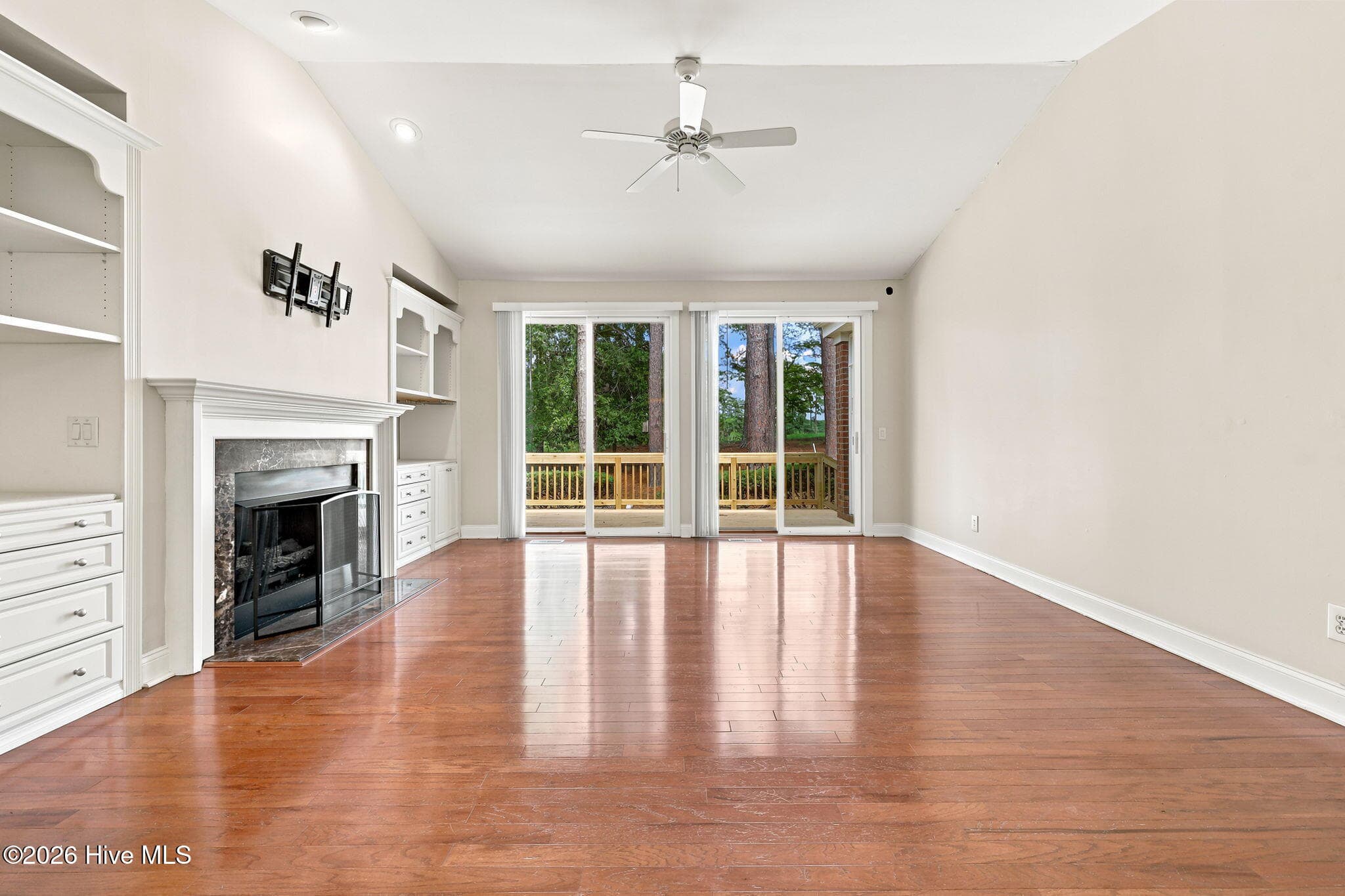 Townhouse at 140 Lighthorse Circle, Aberdeen, NC 28315, photo 19 of 50