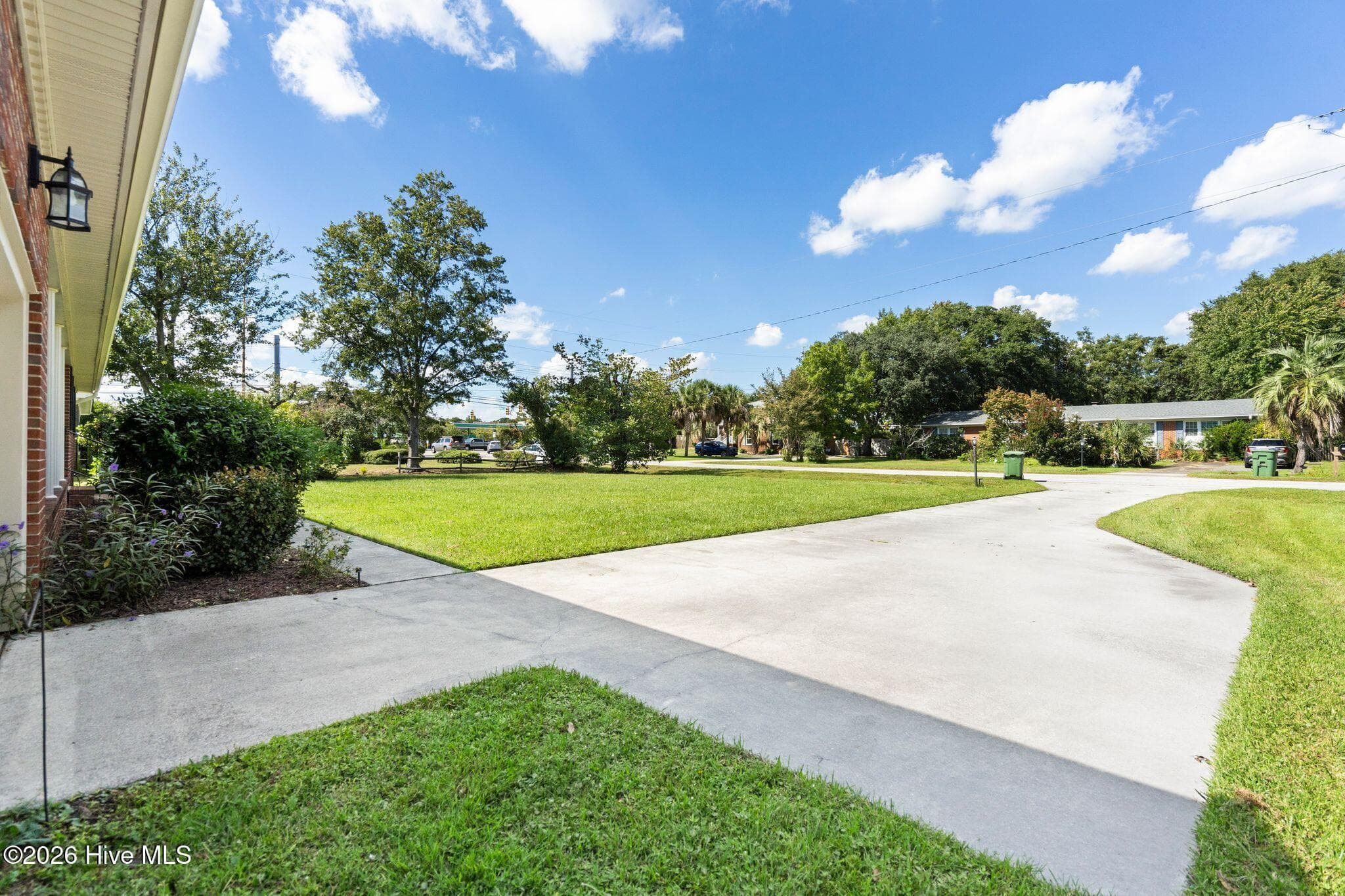 Single Family Residence at 806 Bragg Drive, Wilmington, NC 28409, photo 3 of 57