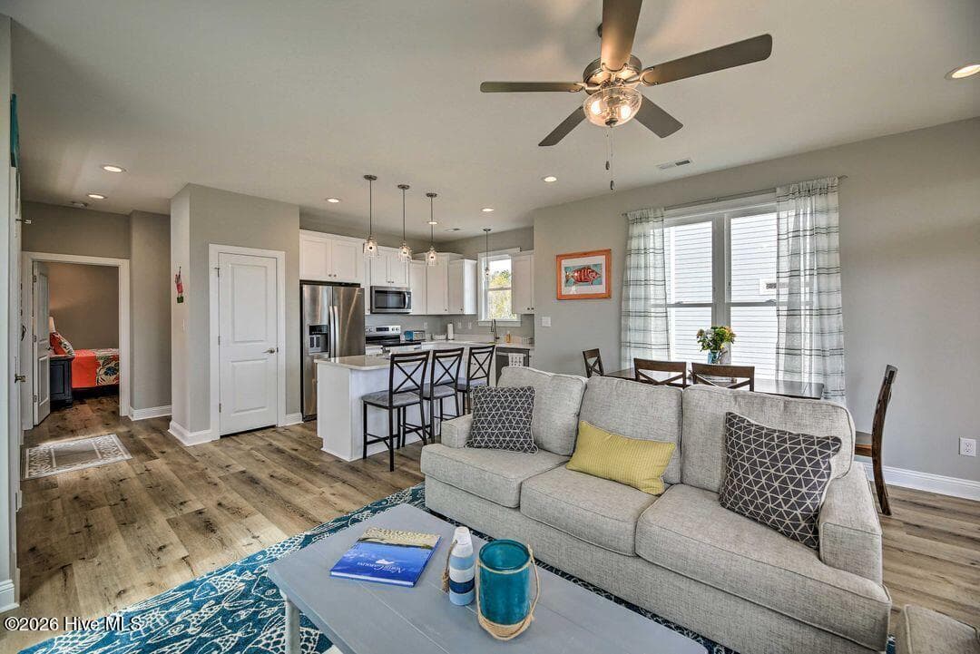 Single Family Residence at 124 Salt Marsh Way, Atlantic Beach, NC 28512, photo 4 of 34