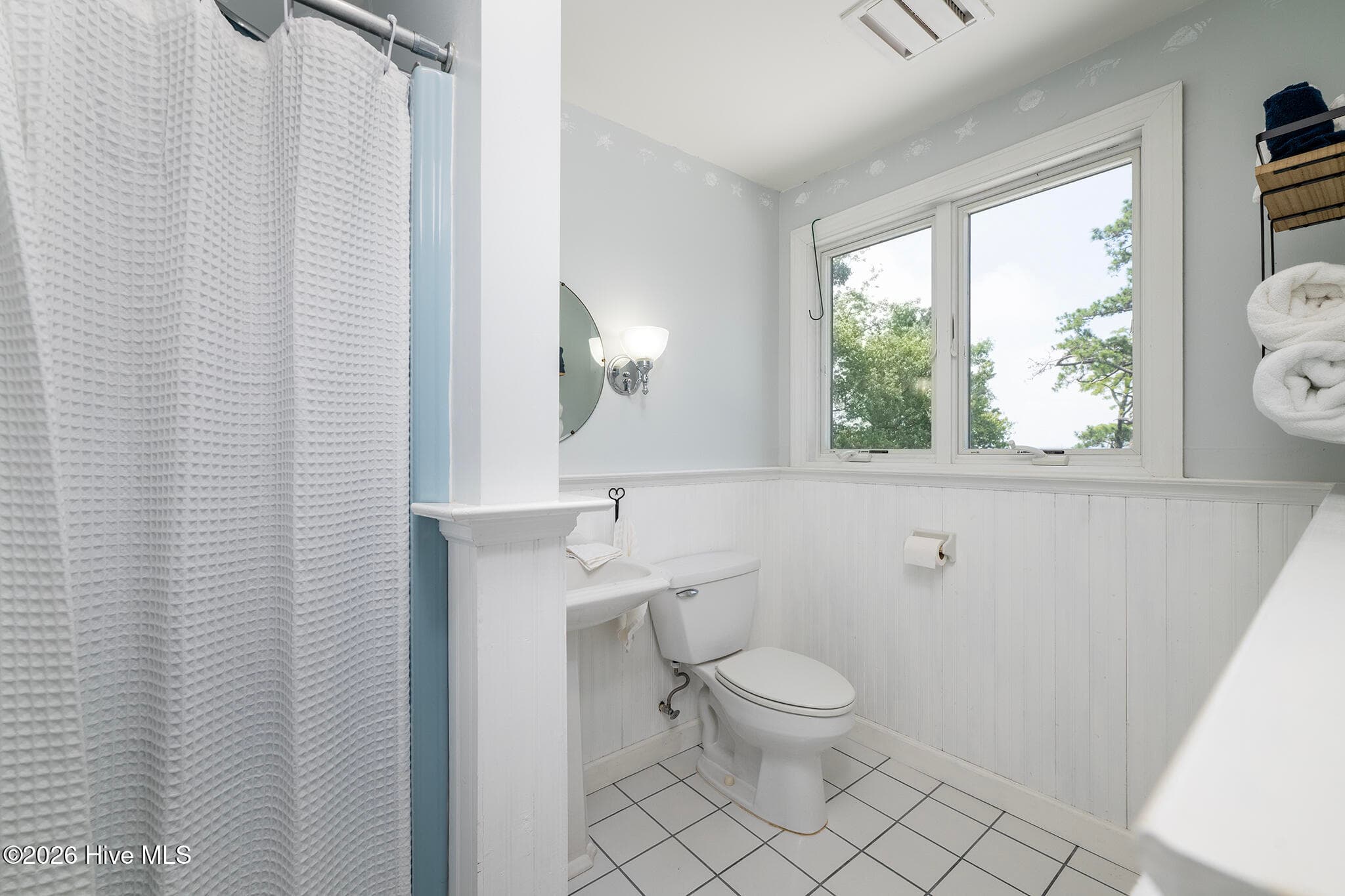 Bedroom 2 En Suite Bathroom - 5616 Gondolier Drive, New Bern, NC 28560