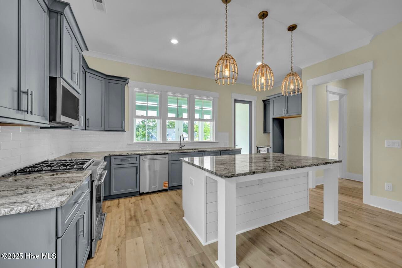 Single Family Residence at 2760 Alvernia Drive, Castle Hayne, NC 28429, photo 17 of 88