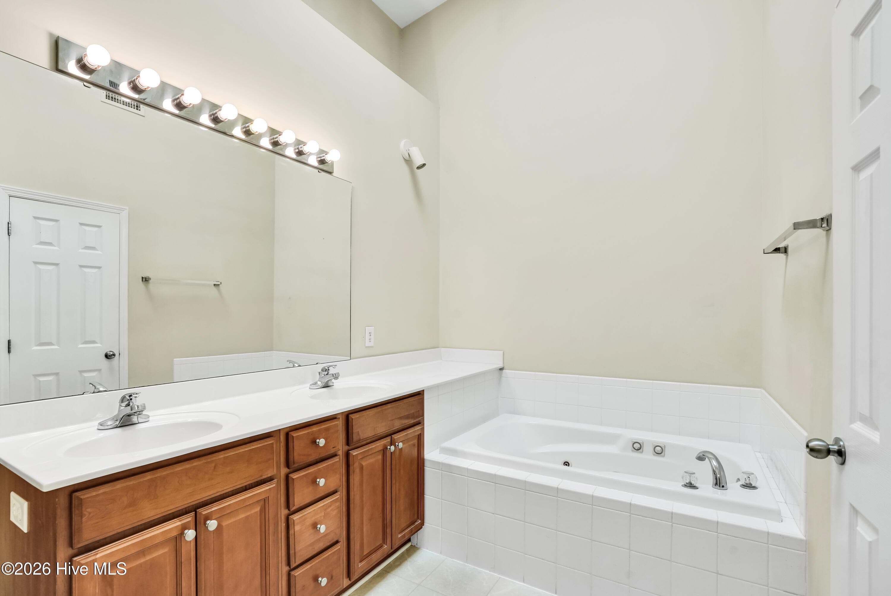 Condominium at 3907 River Front Place Unit 202, Wilmington, NC 28412, photo 27 of 32