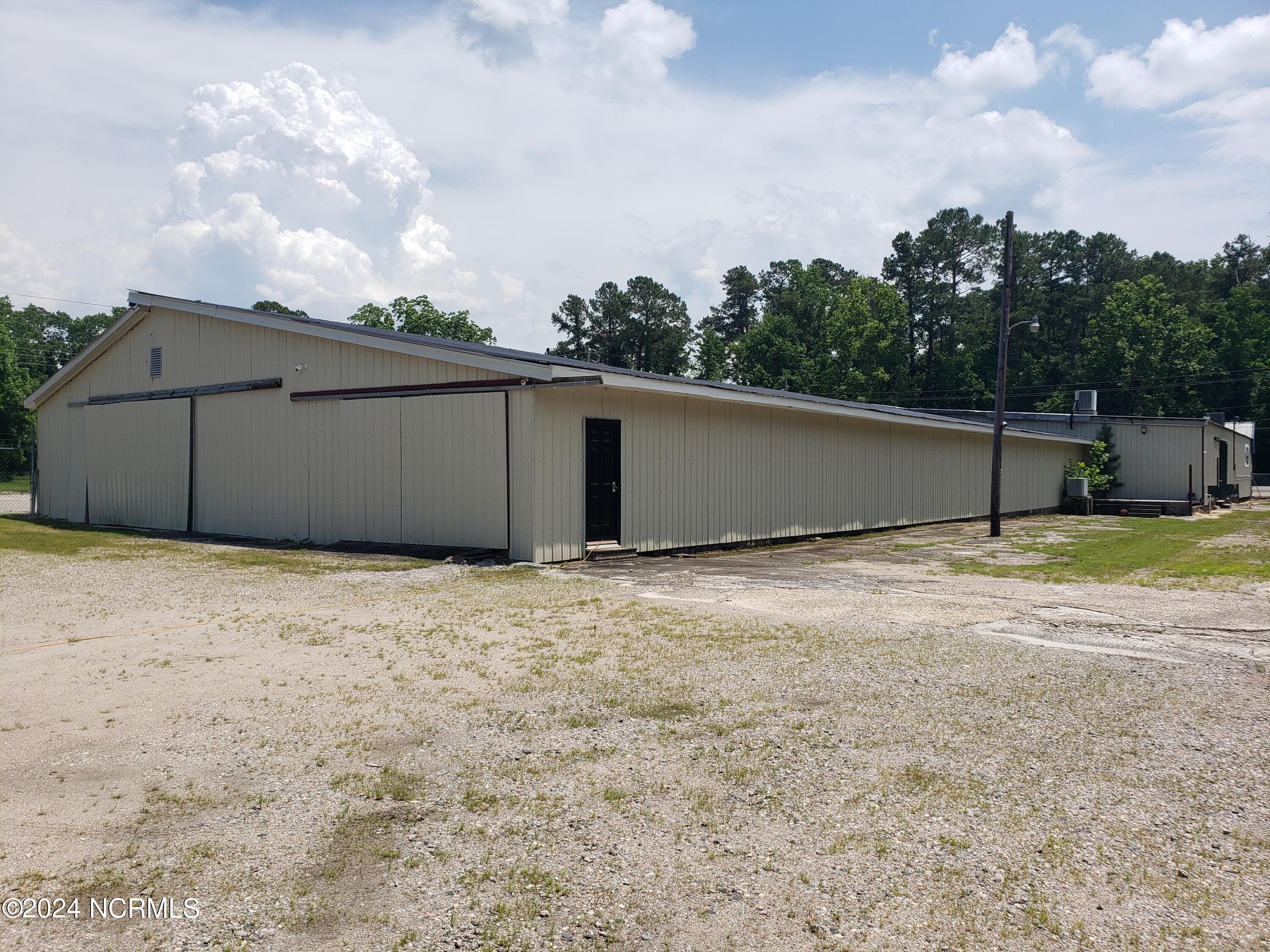 Commercial Sale at 614 Washington Street, Whiteville, NC 28472, photo 7 of 13