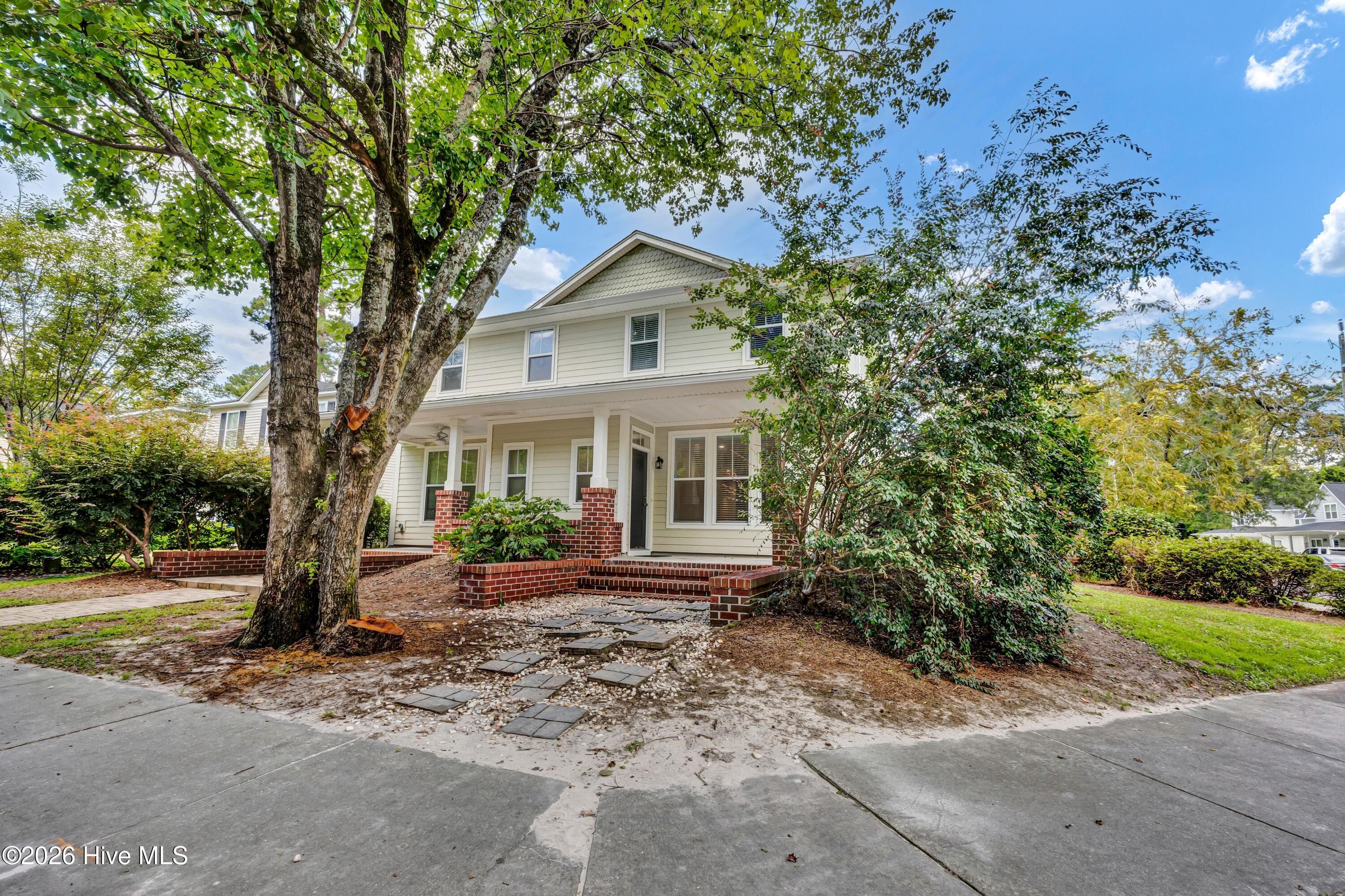 Condominium at 131 Myrtle Avenue, Wilmington, NC 28403, photo 3 of 24