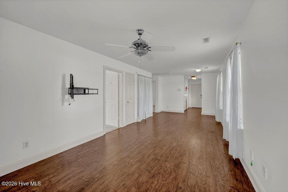 Single Family Residence at 100 S 11th Street, Wilmington, NC 28401, photo 5 of 24