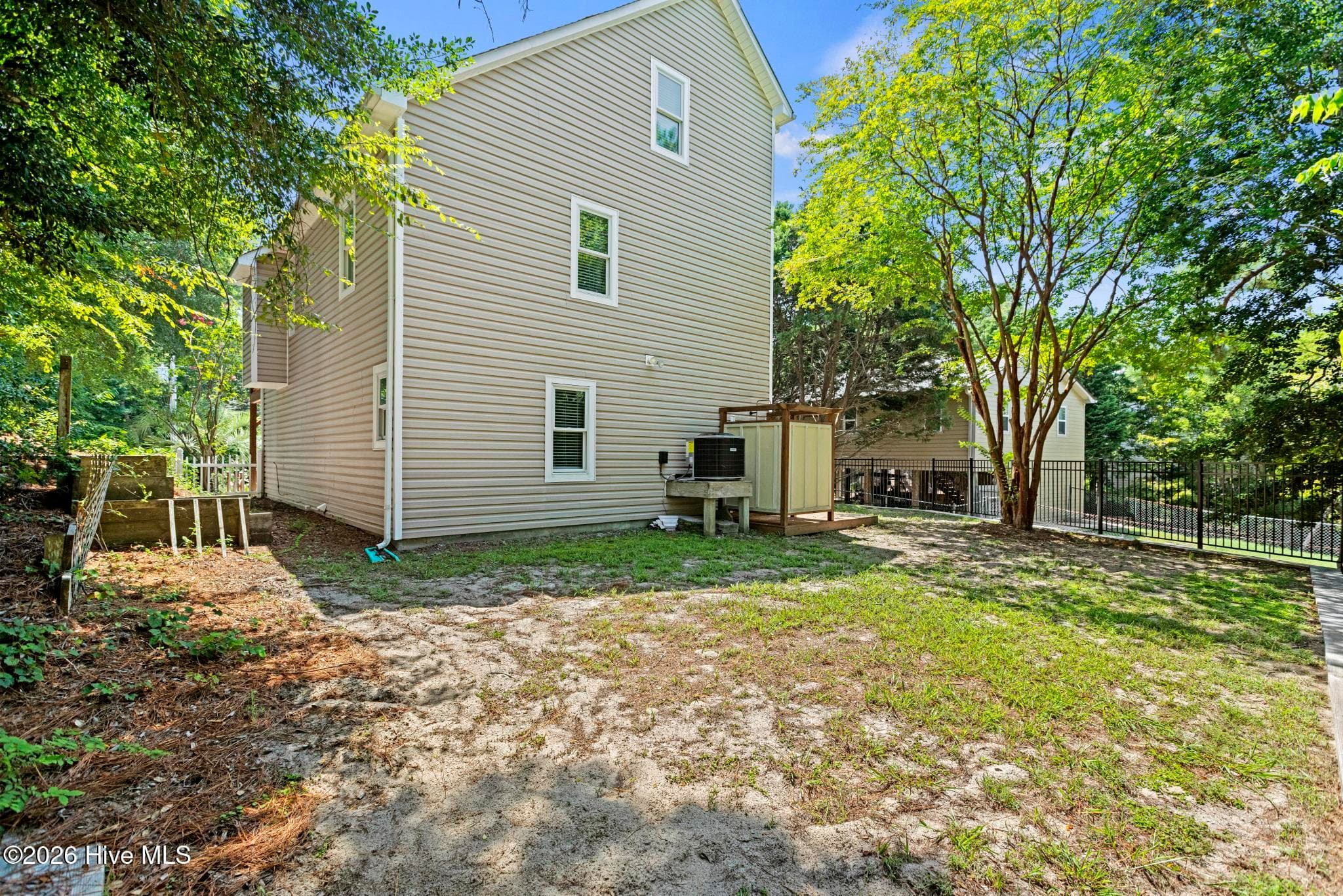 Single Family Residence at 9258 Osprey Ridge Drive, Emerald Isle, NC 28594, photo 38 of 49