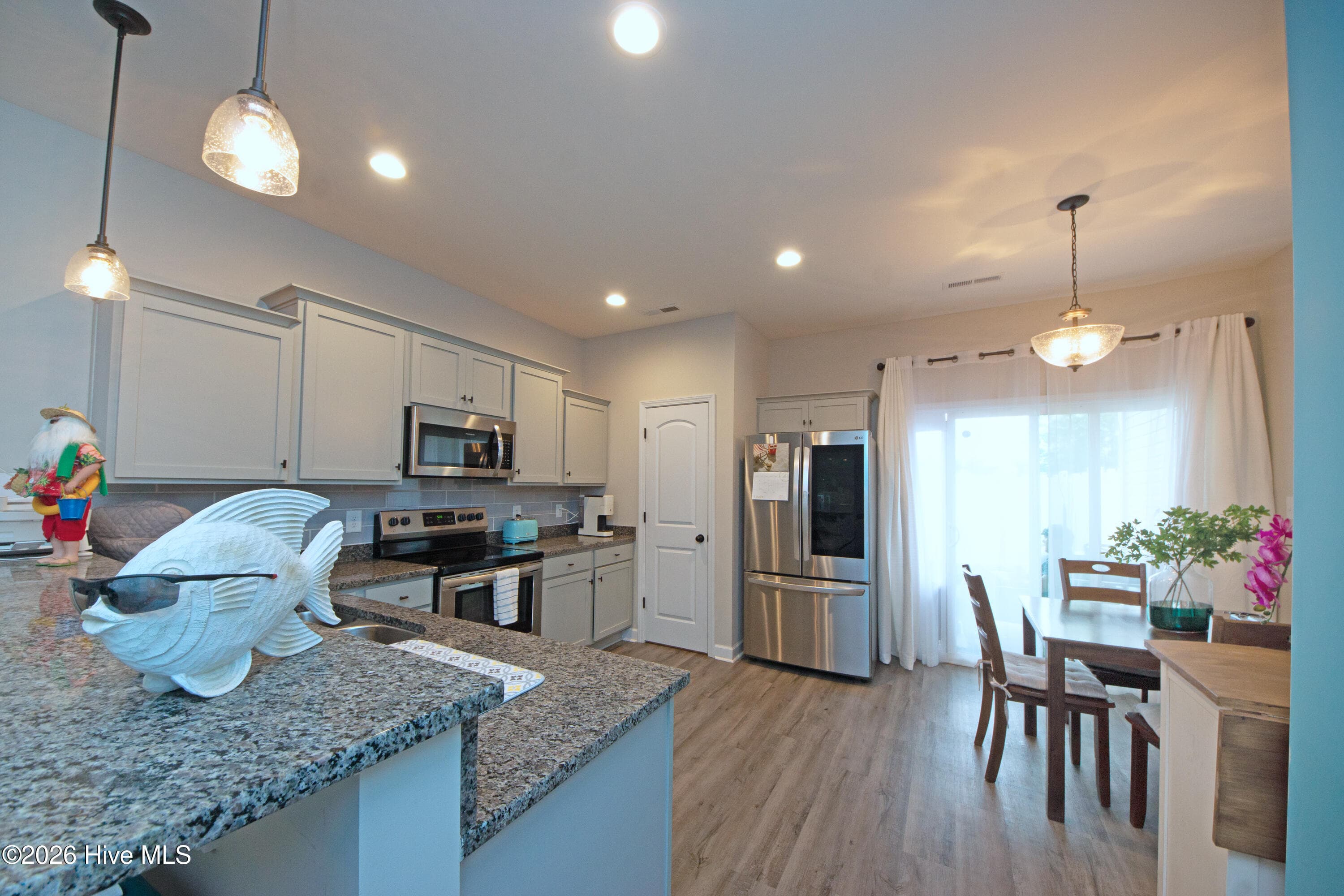 Townhouse at 7 Catalina Circle, Swansboro, NC 28584, photo 11 of 41