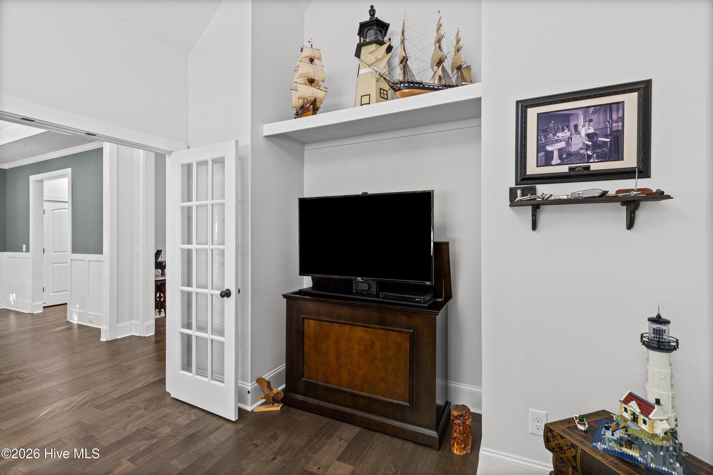 Flex room also has a high ceiling - 2016 Edenberry Row, Beech Island, SC 29842