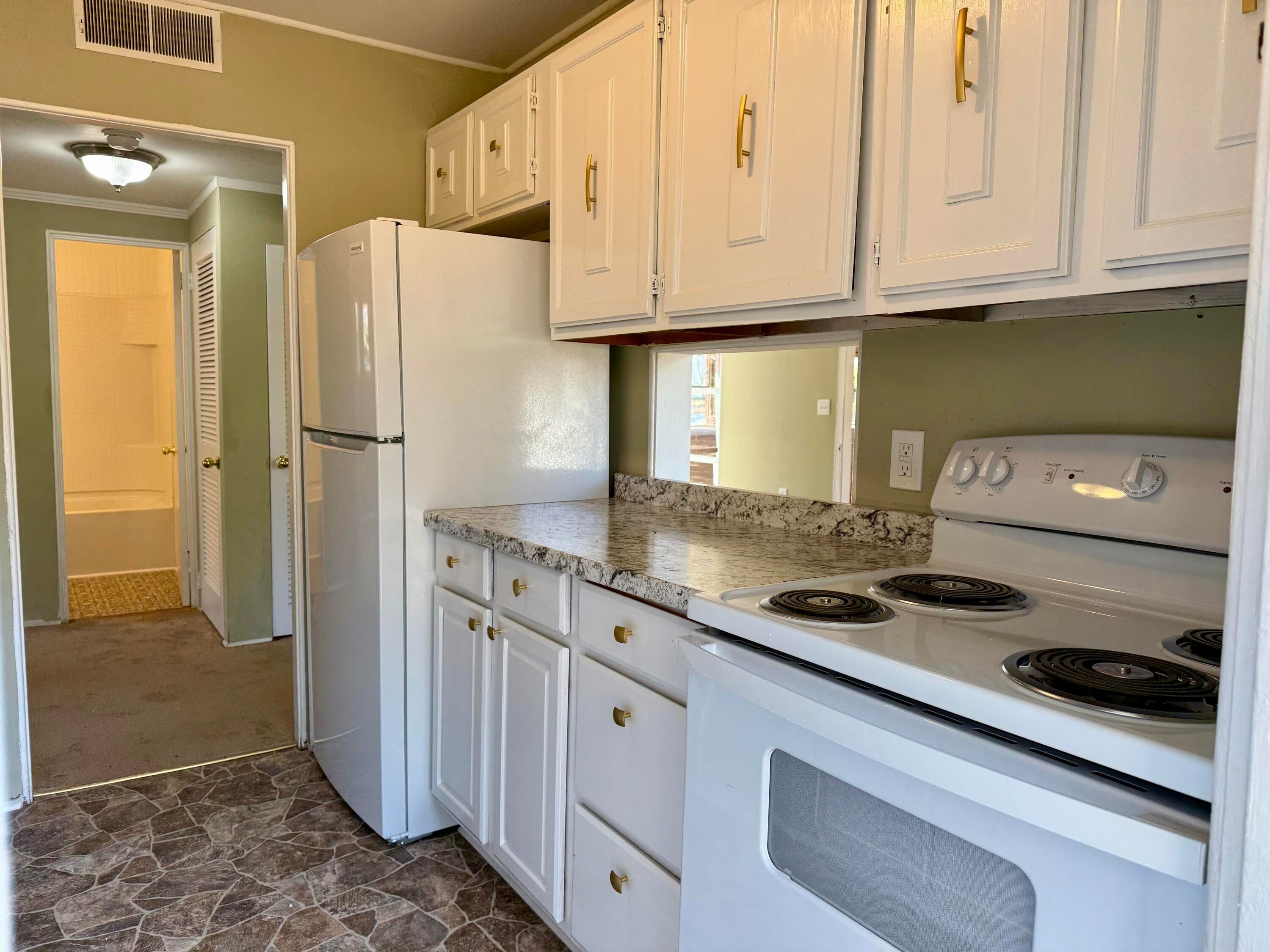 Single Family Residence at 609 Hillcrest Drive, Thomson, GA 30824, photo 8 of 17