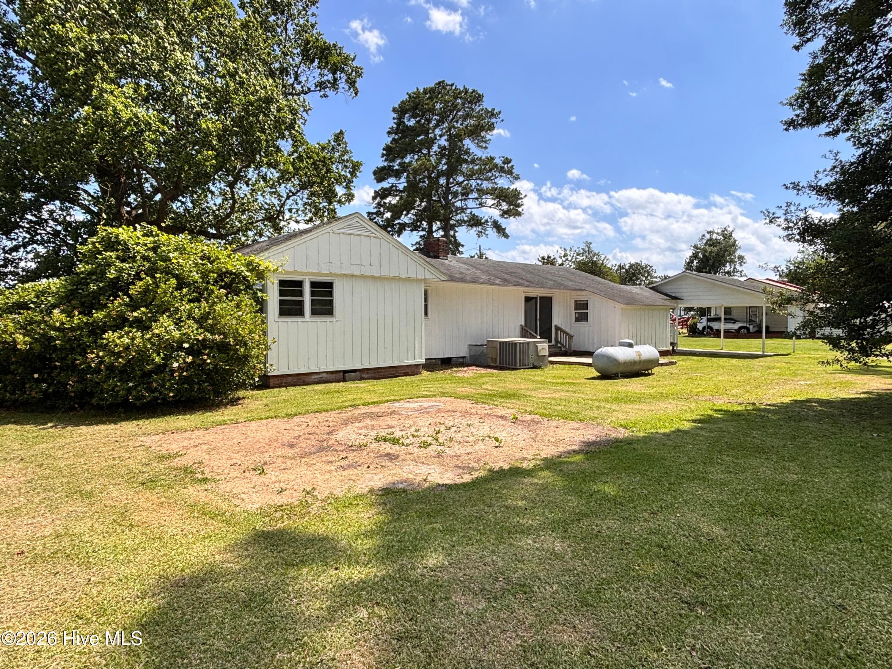 Single Family Residence at 735 Faison Highway, Clinton, NC 28328, photo 4 of 24