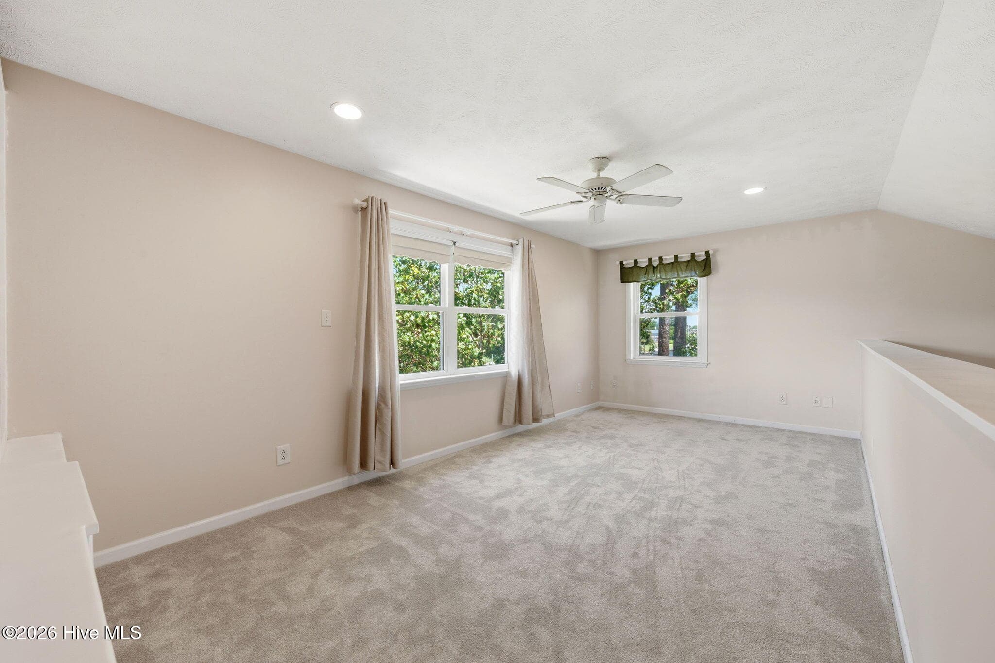 Single Family Residence at 913 Hearthside Court, New Bern, NC 28560, photo 26 of 49