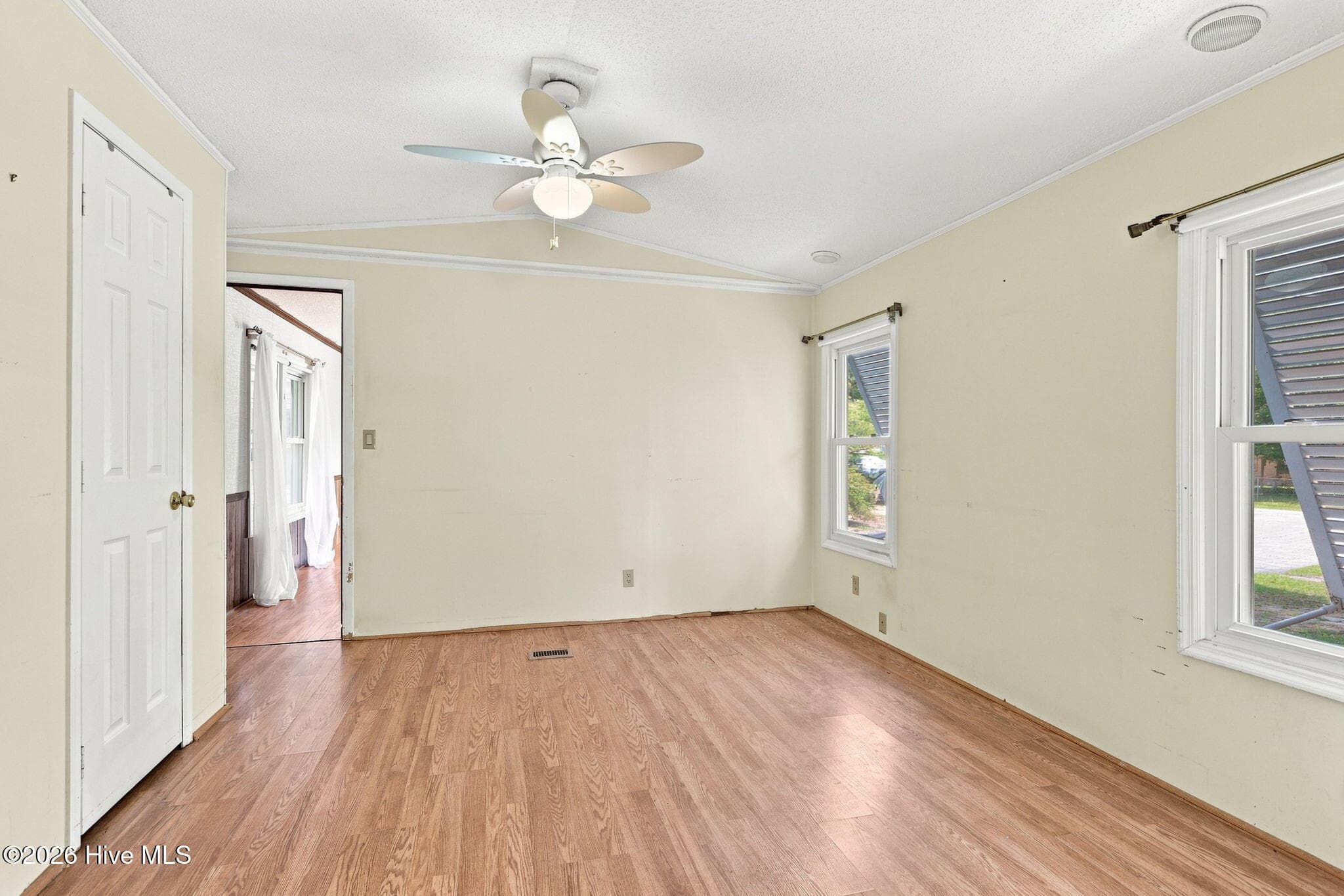 Manufactured Home at 114 Lejeune Road, Cape Carteret, NC 28584, photo 15 of 57